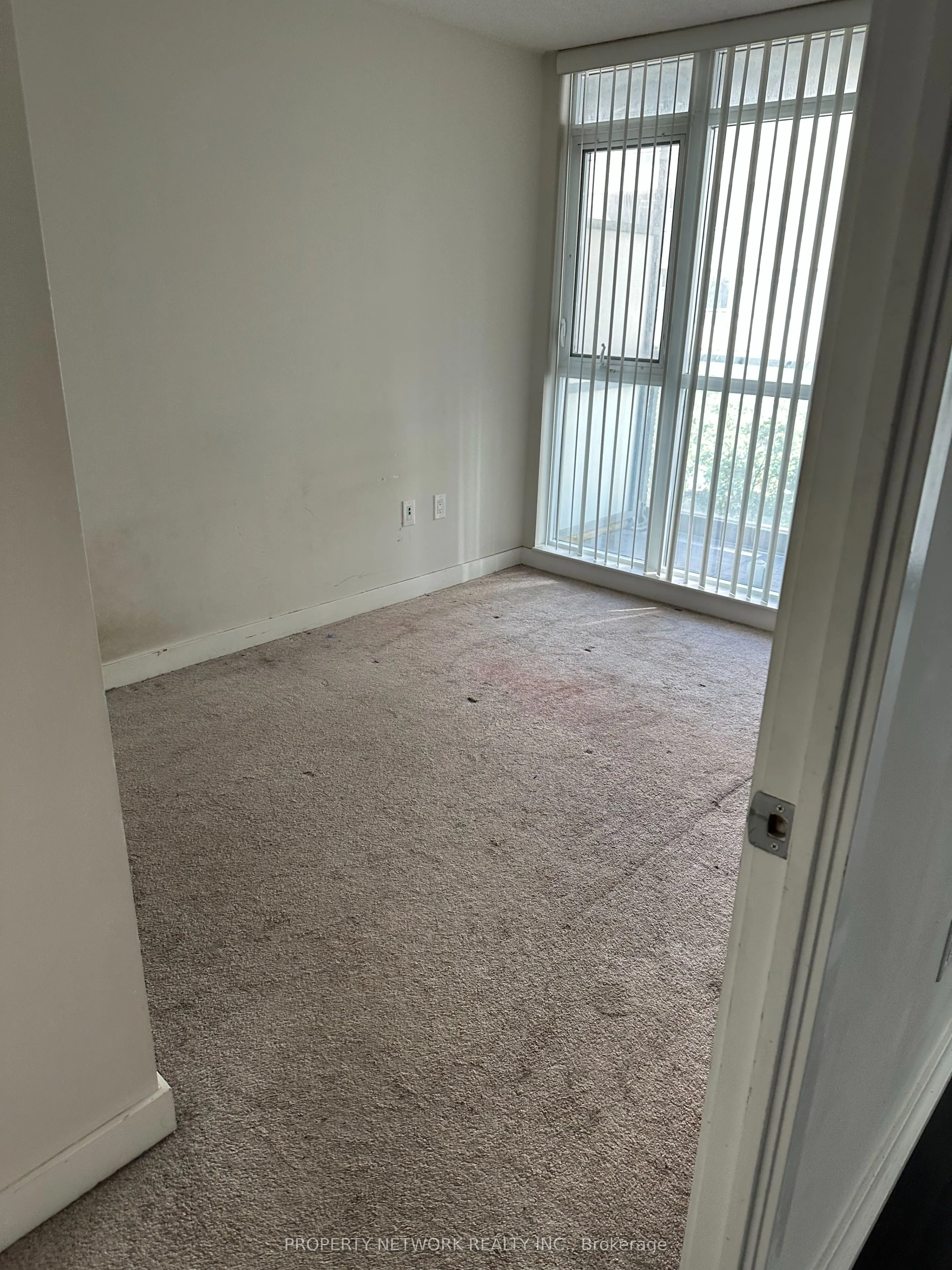 151 Dan Leckie Way, #548