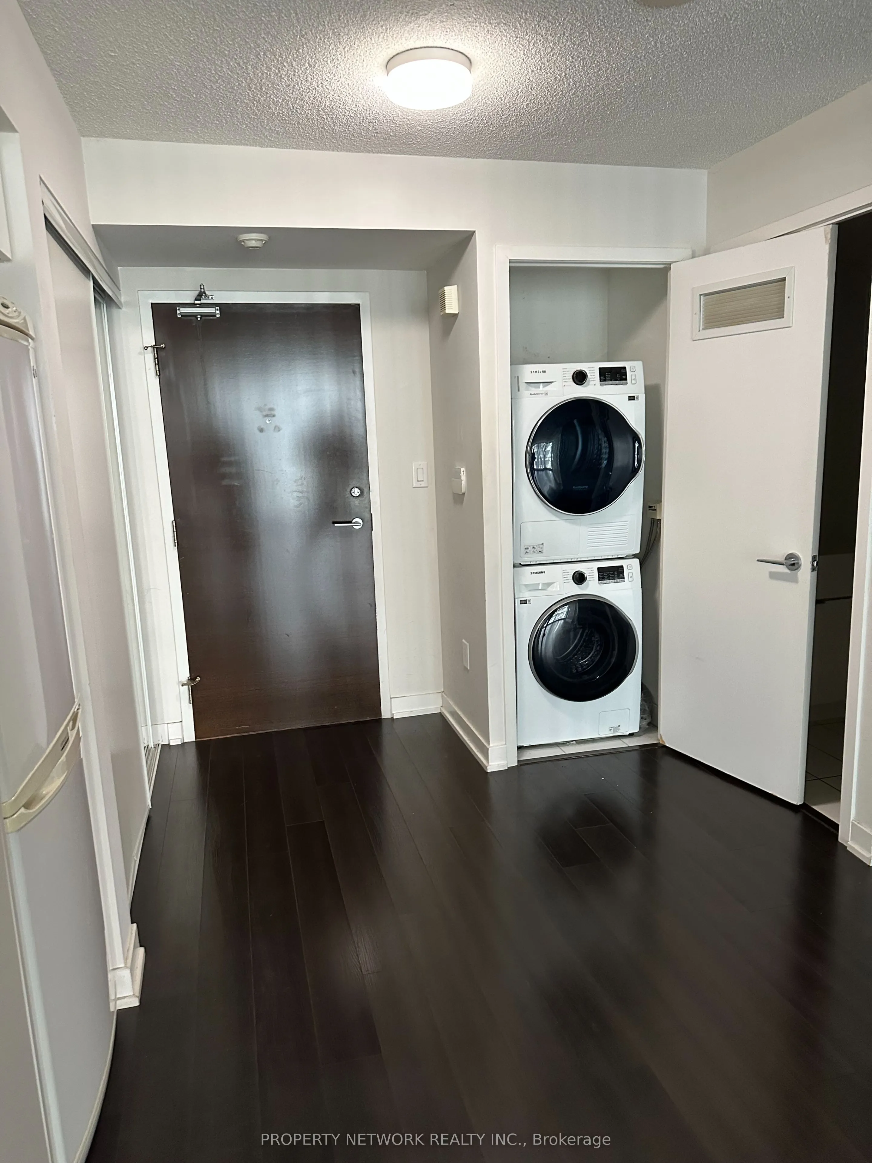 151 Dan Leckie Way, #548
