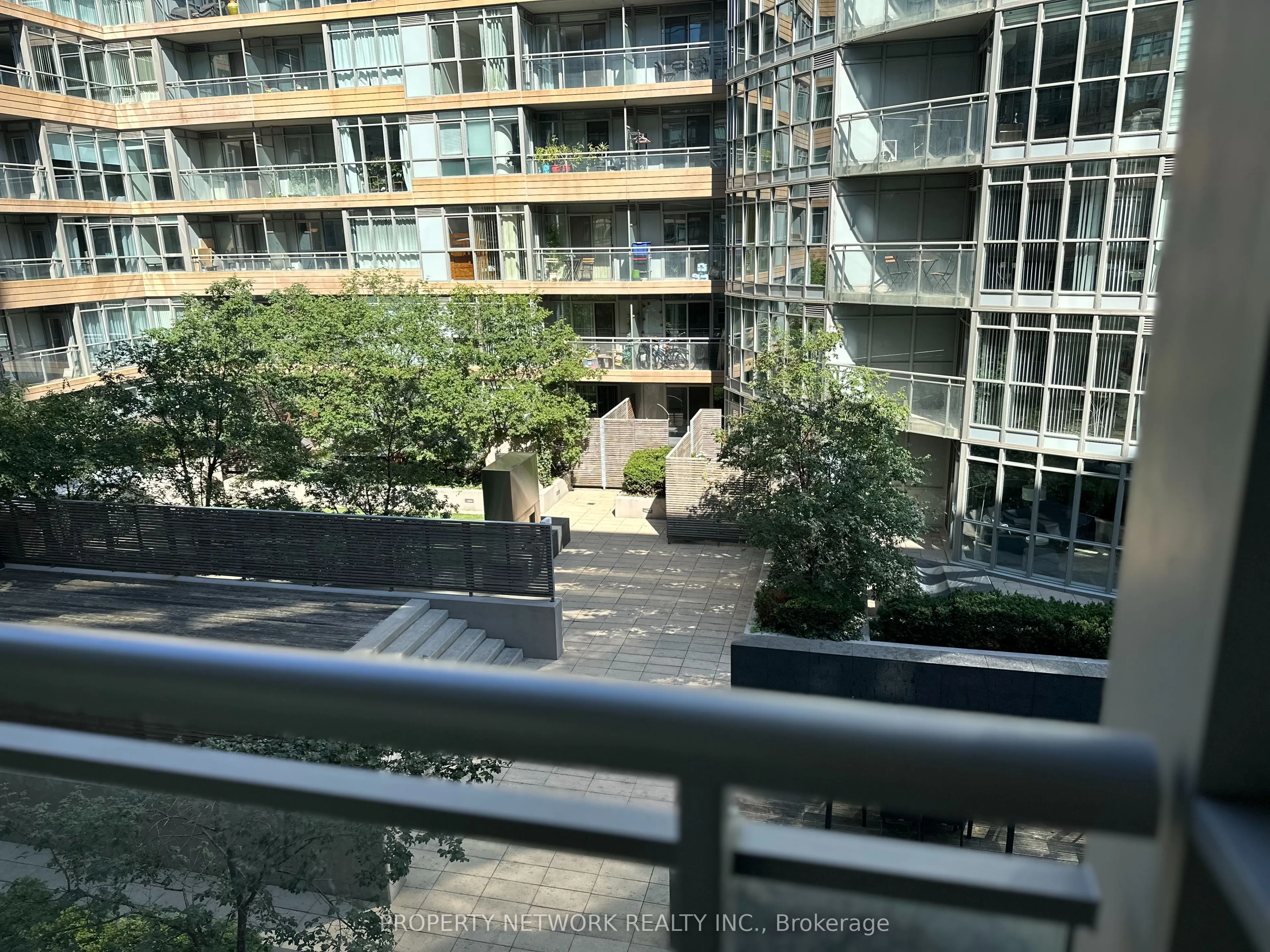 151 Dan Leckie Way, #548