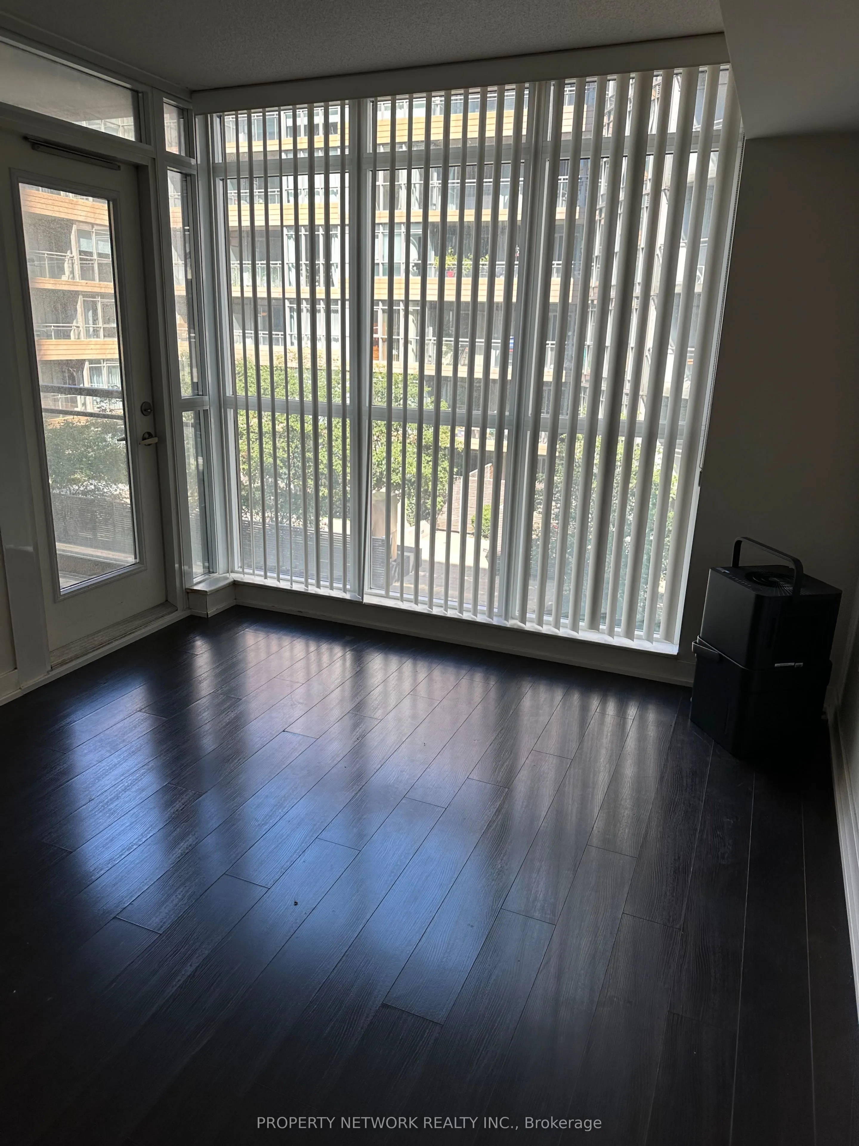 151 Dan Leckie Way, #548