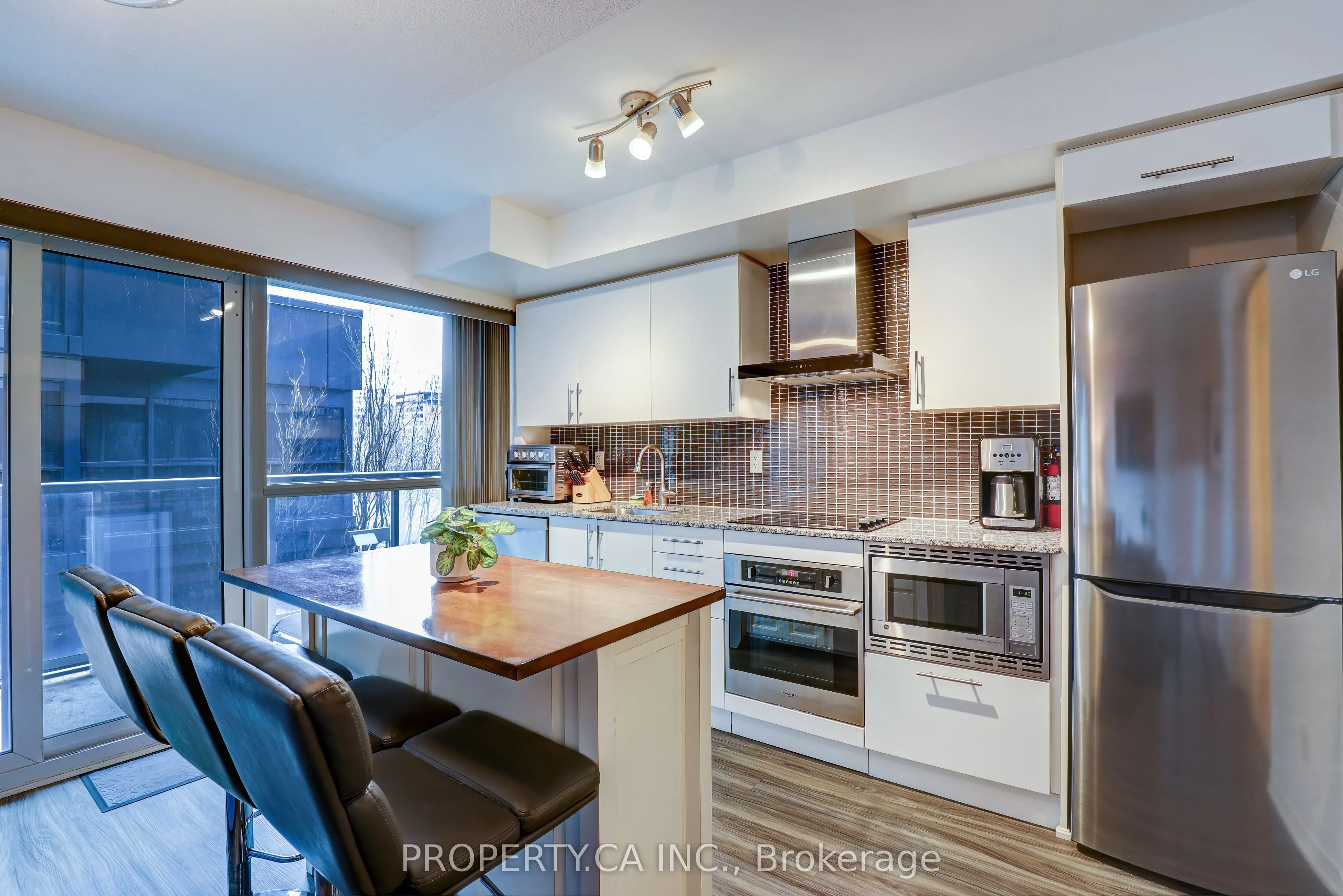 352 Front Street W, #315