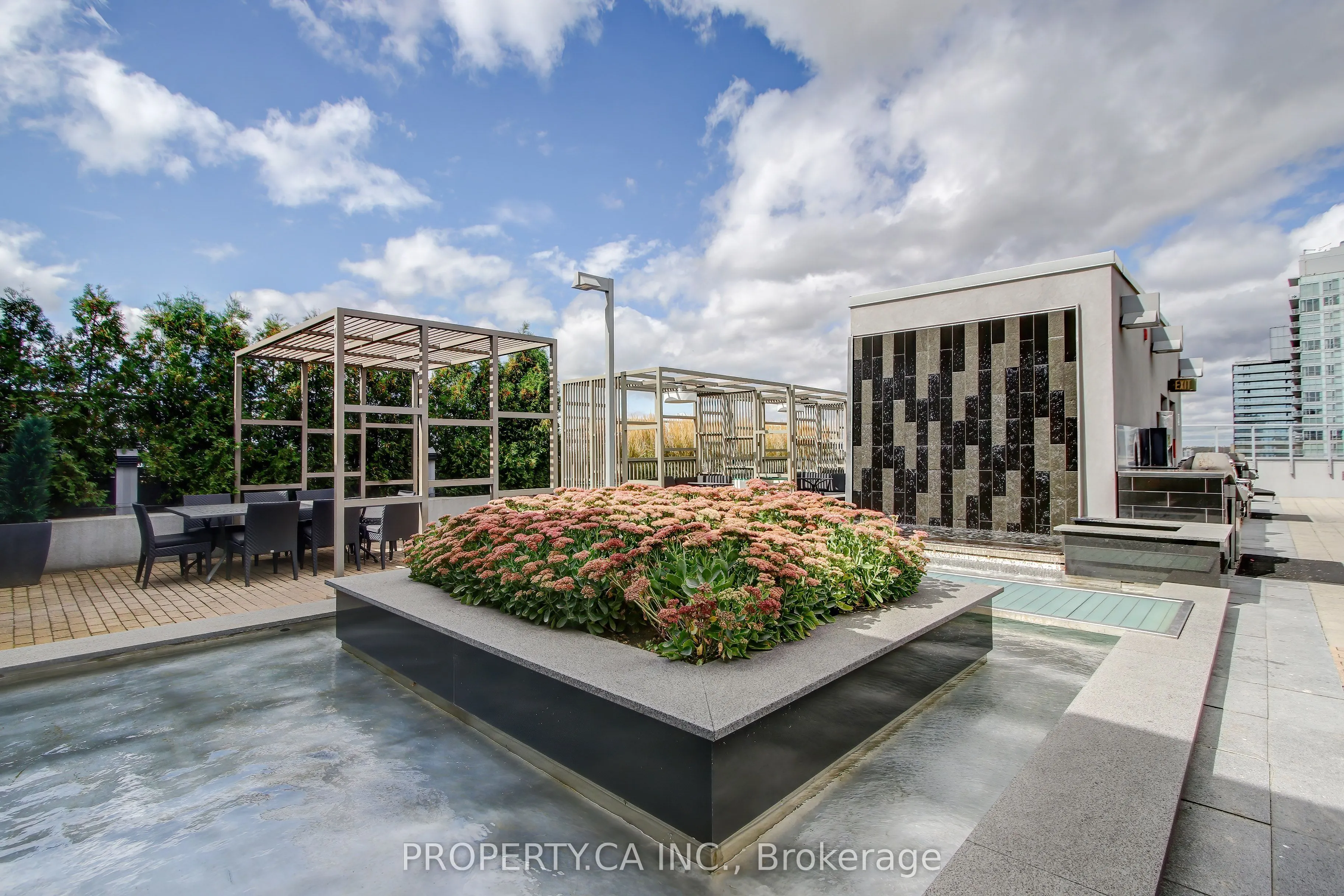 352 Front Street W, #315