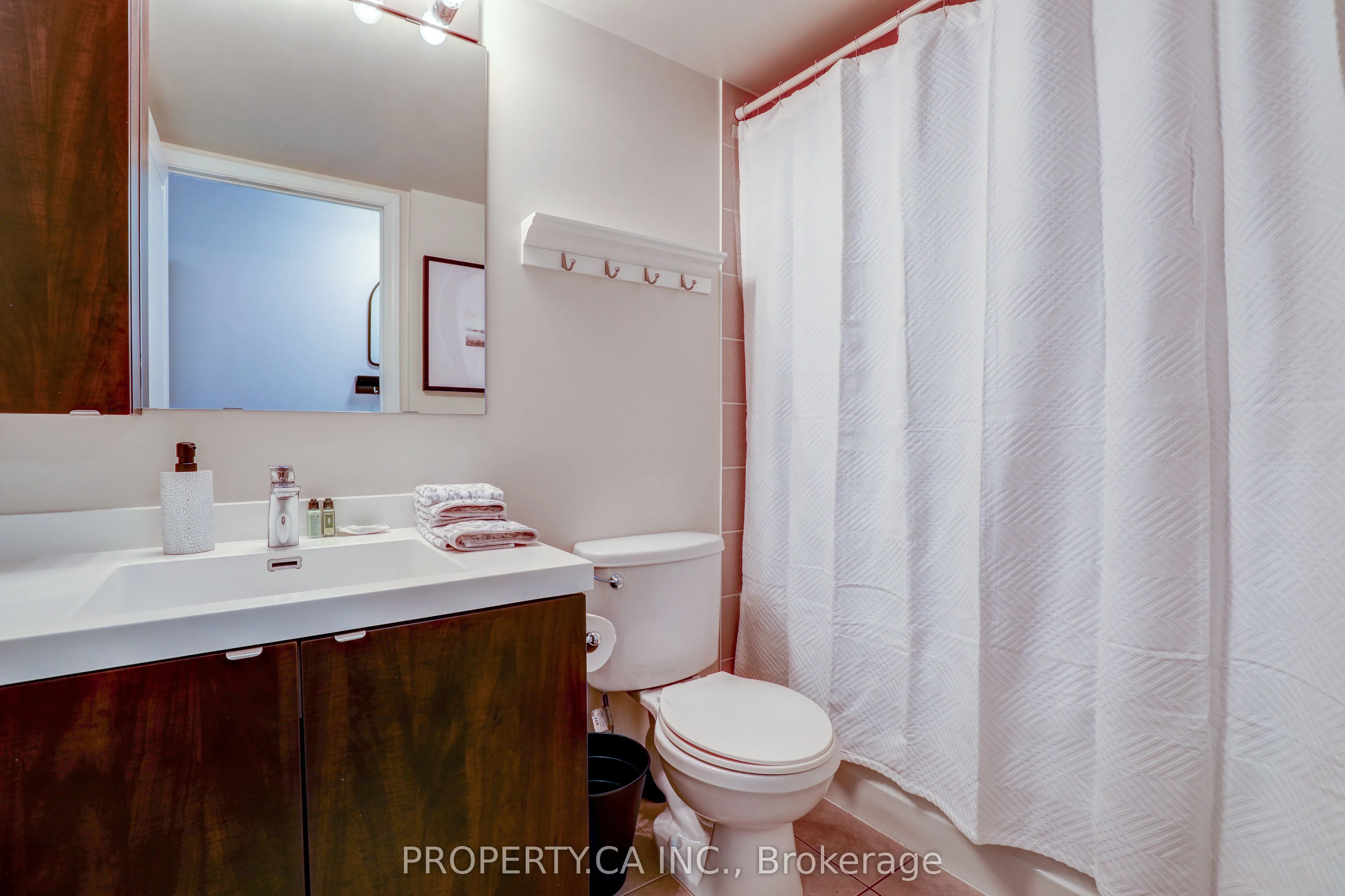 352 Front Street W, #315