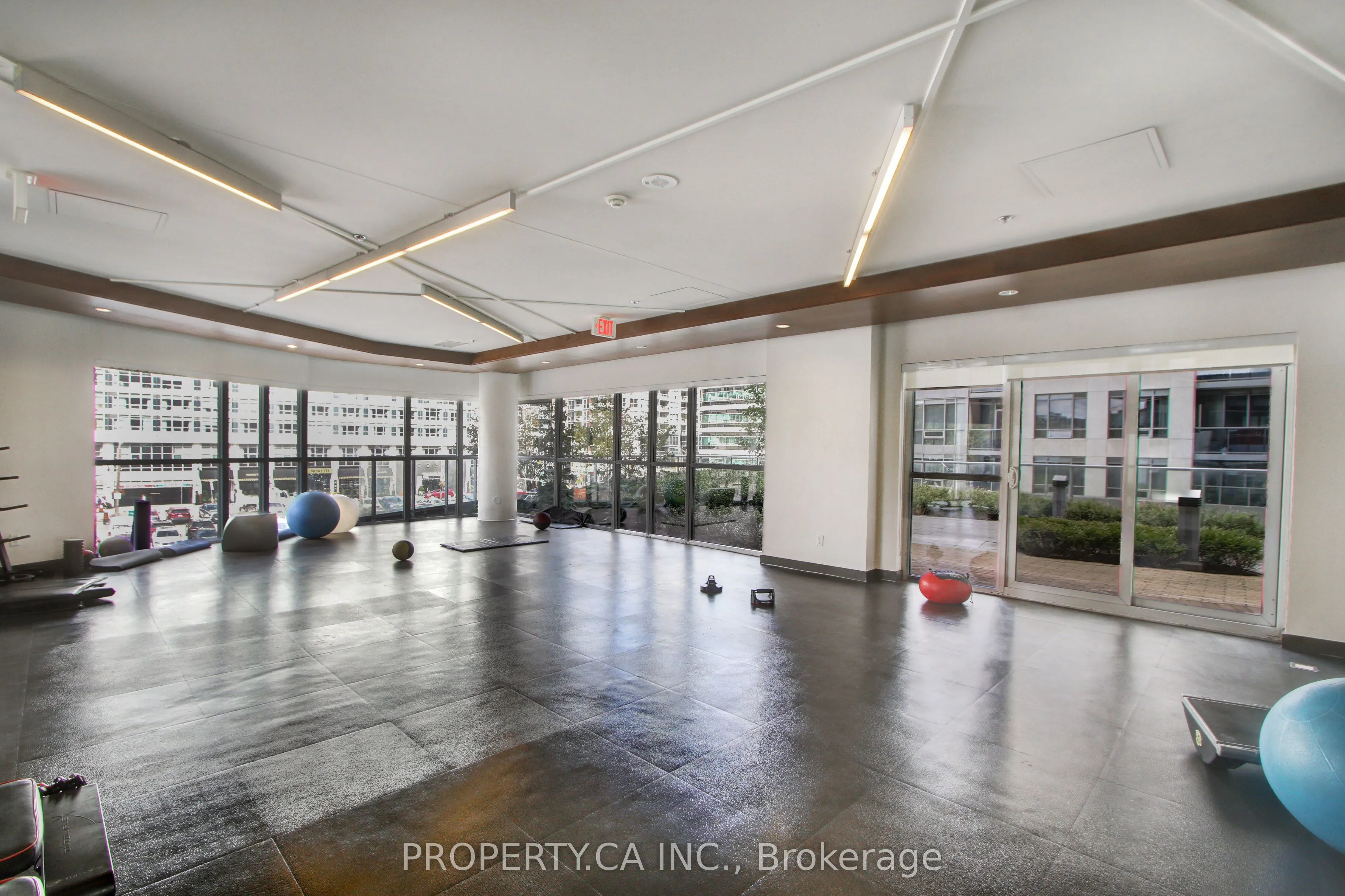 352 Front Street W, #315
