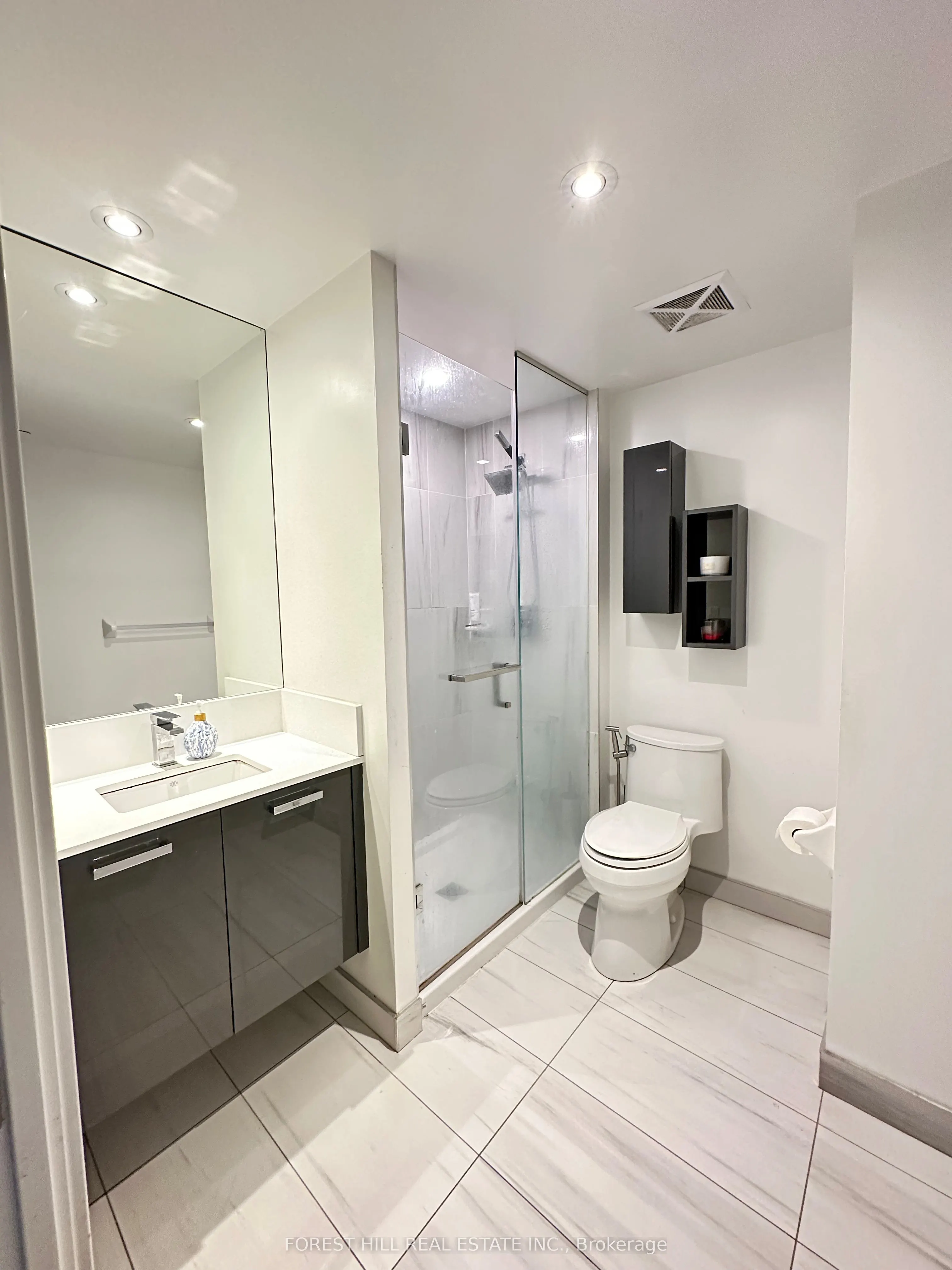 99 Broadway Avenue, #1403