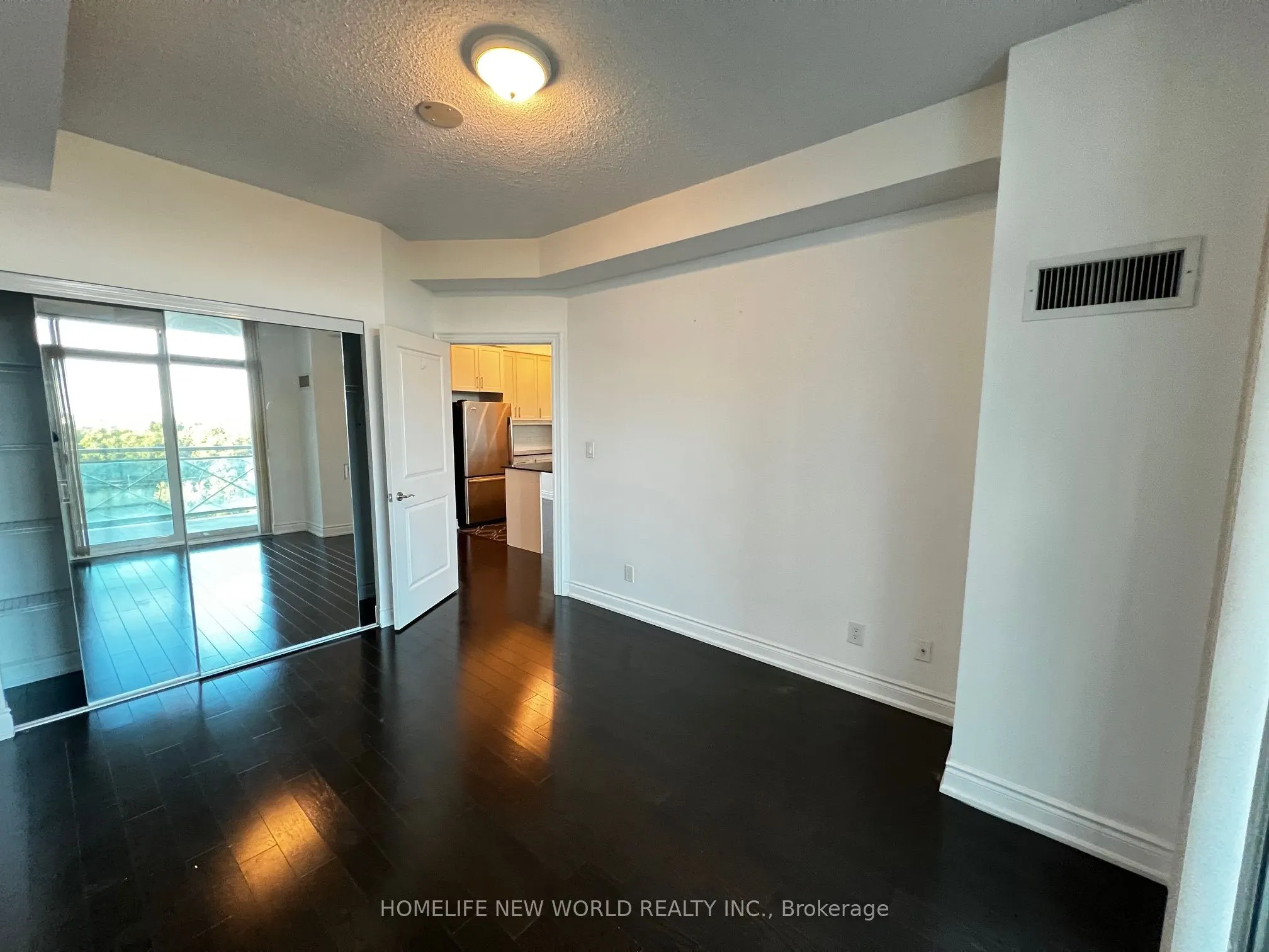 20 Bloorview Place, #821