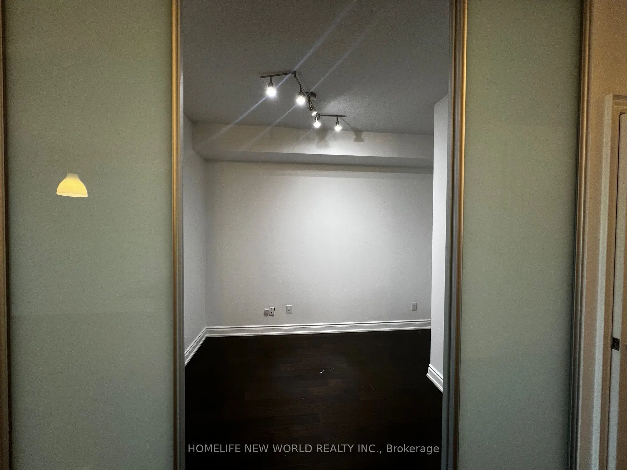 20 Bloorview Place, #821
