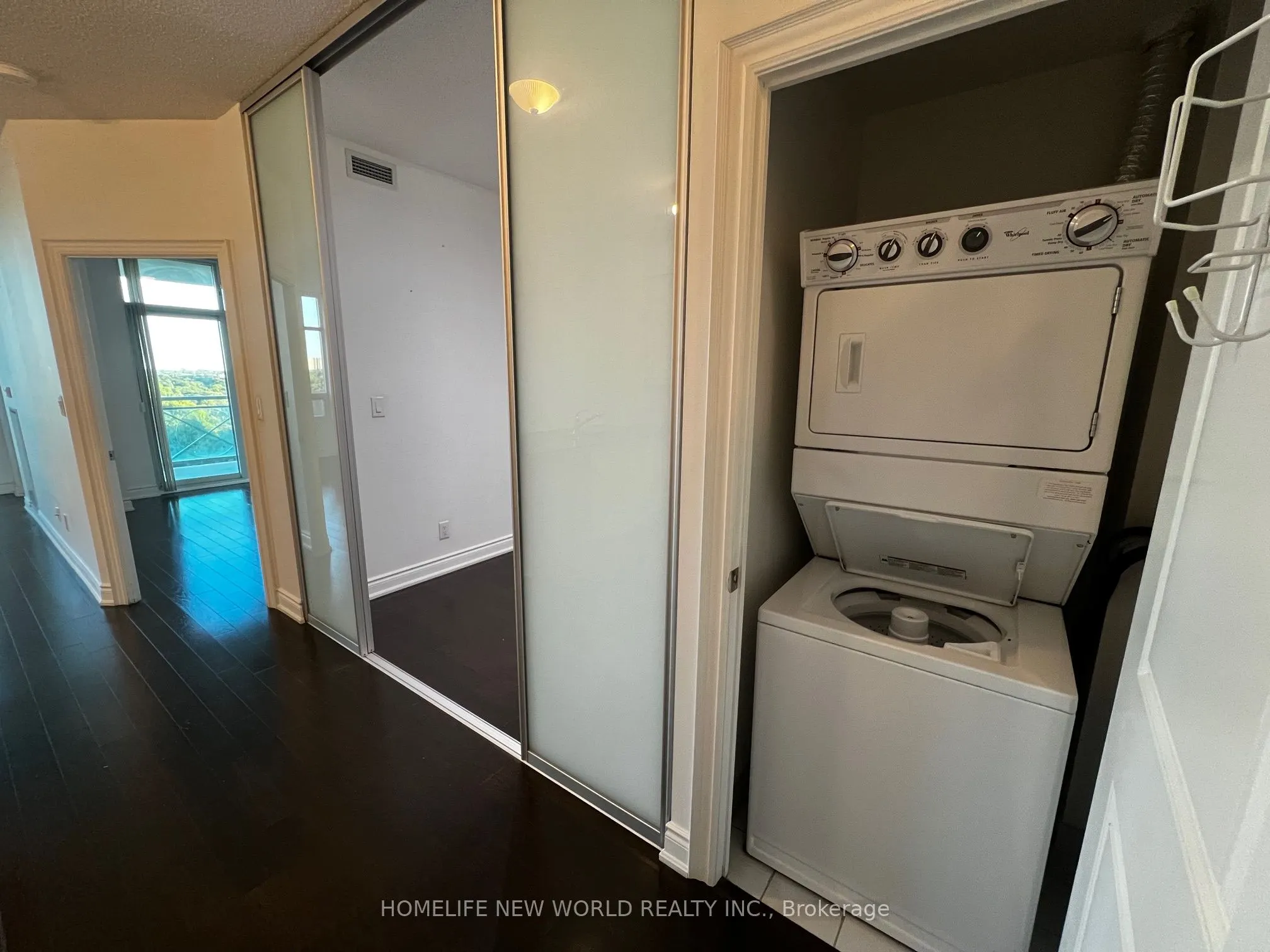 20 Bloorview Place, #821