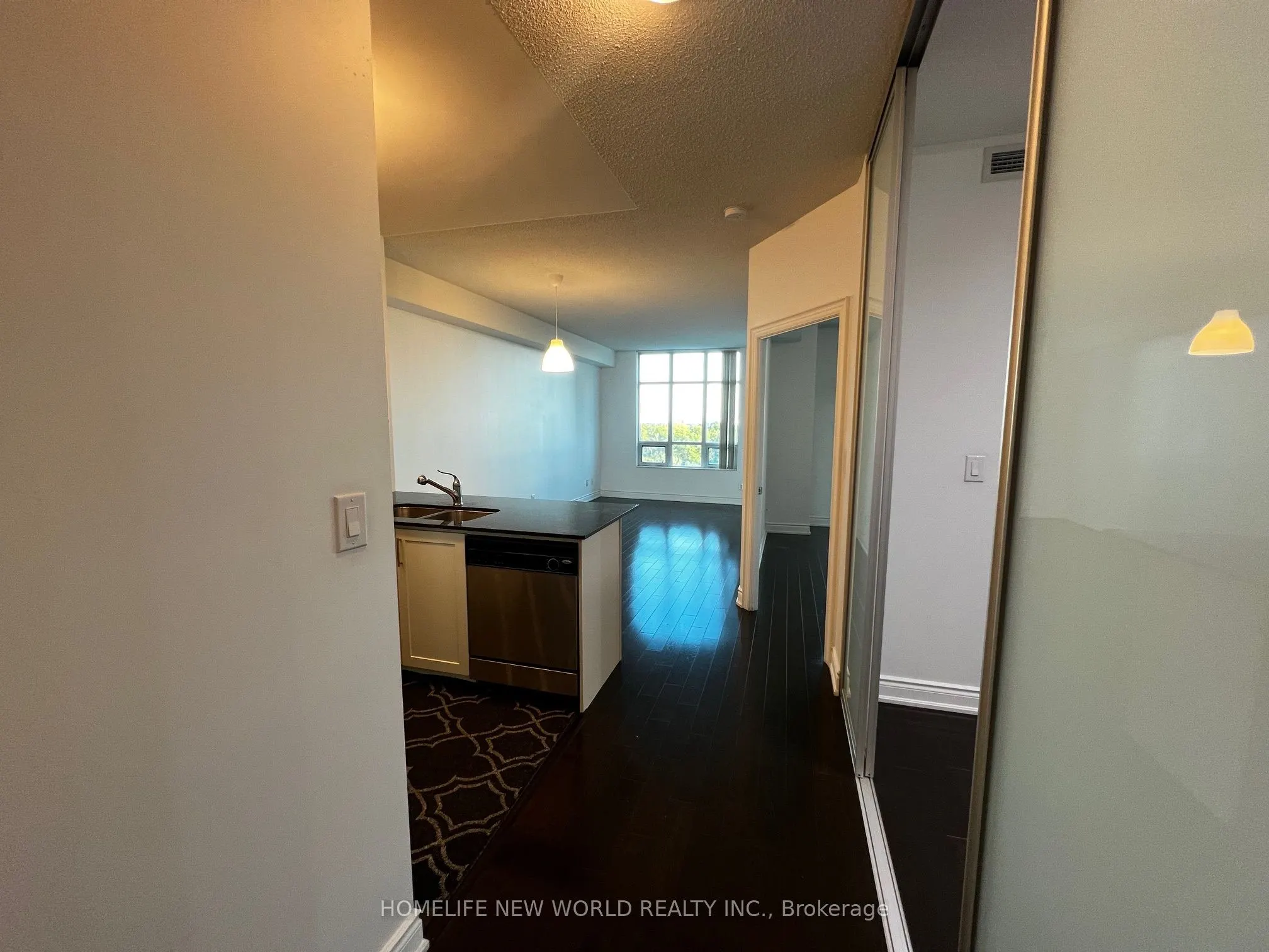 20 Bloorview Place, #821