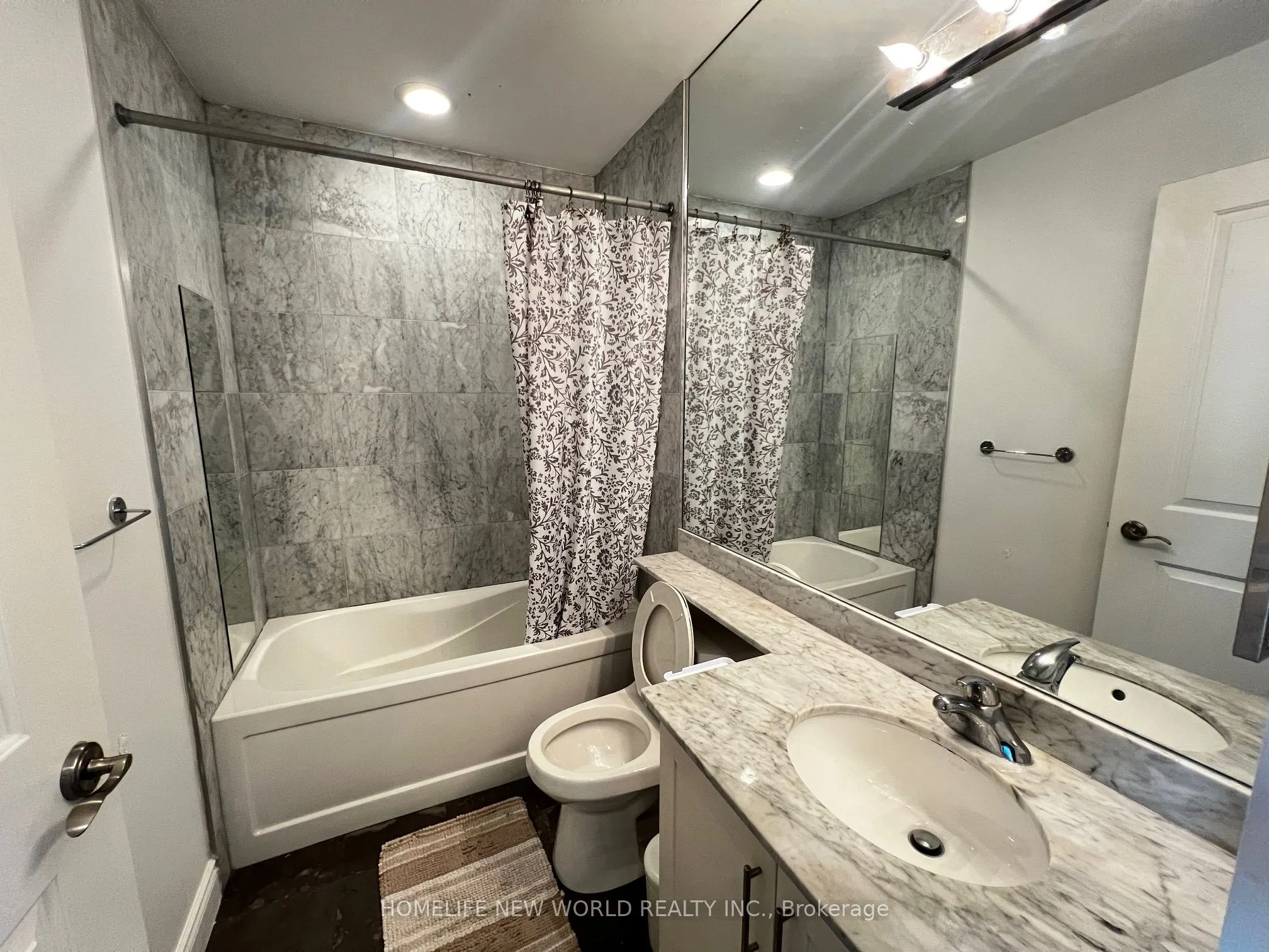 20 Bloorview Place, #821