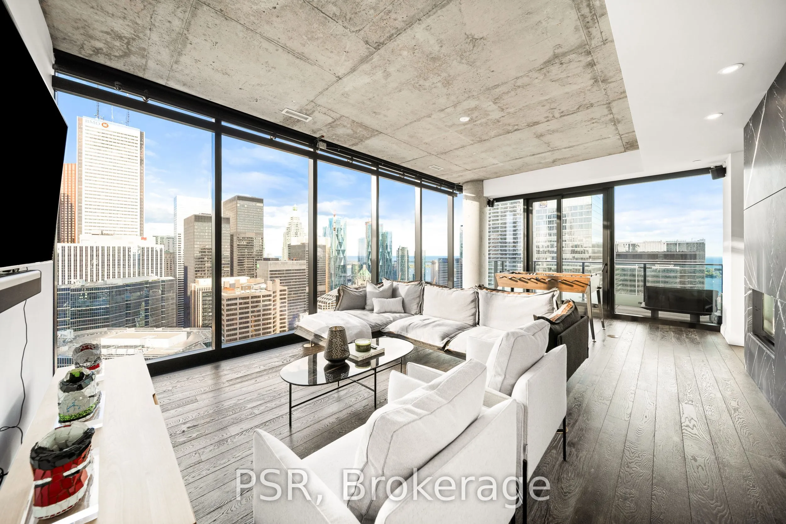 224 King Street W, #4302