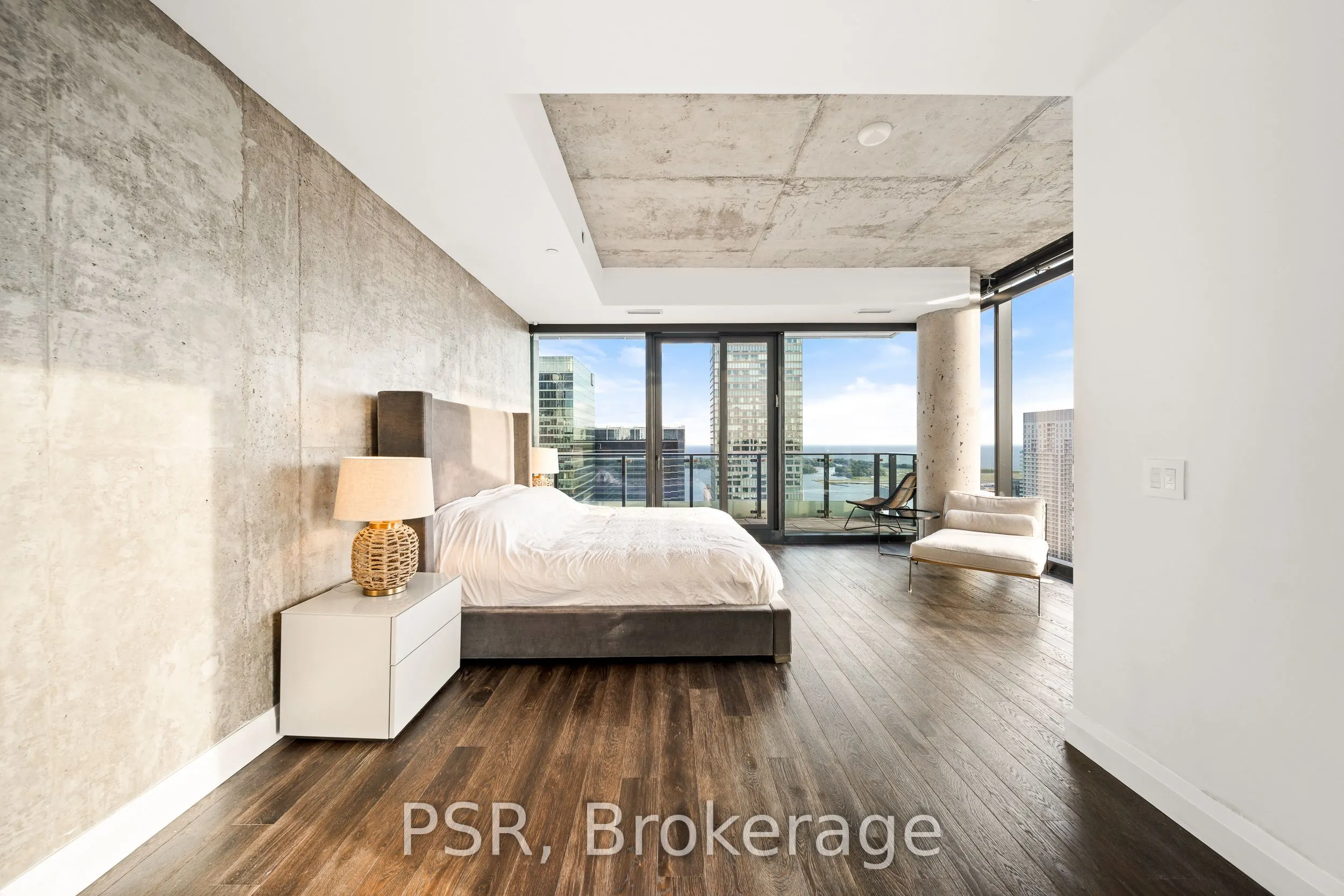 224 King Street W, #4302