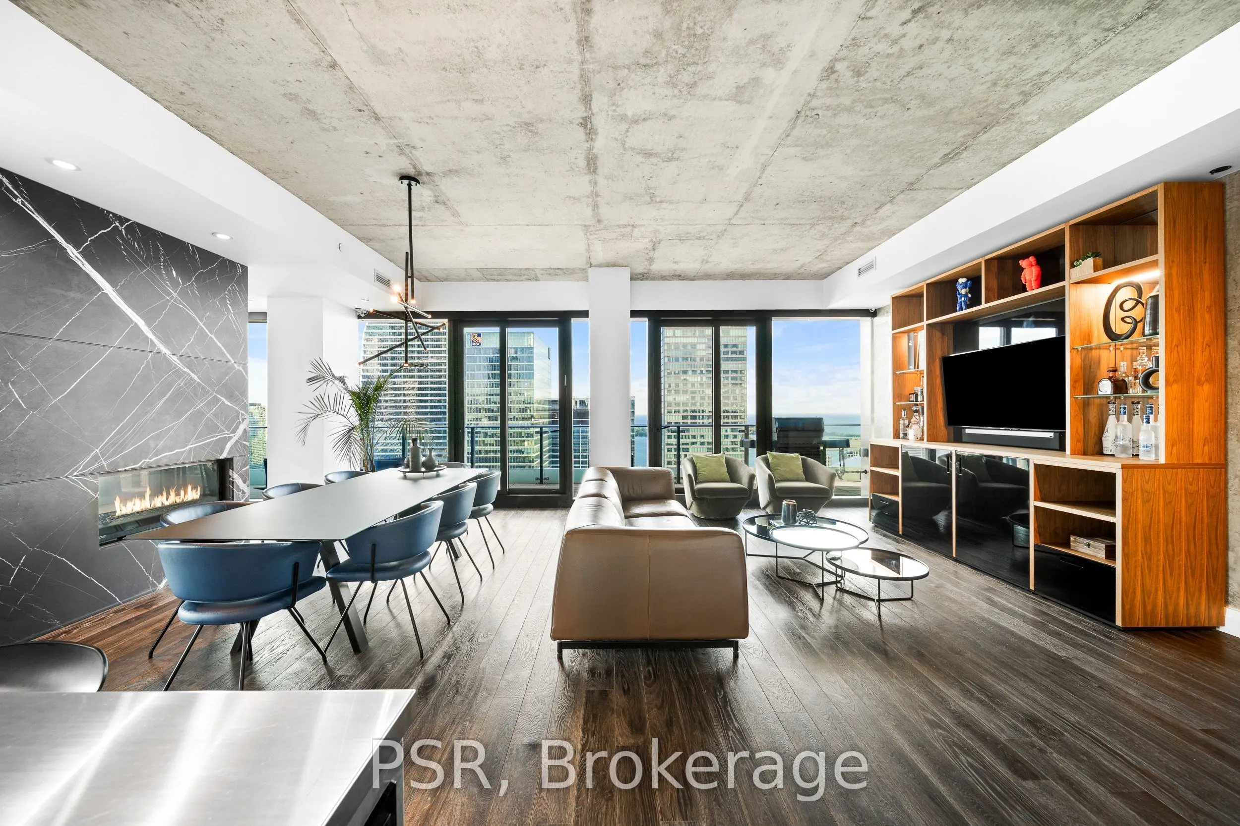 224 King Street W, #4302
