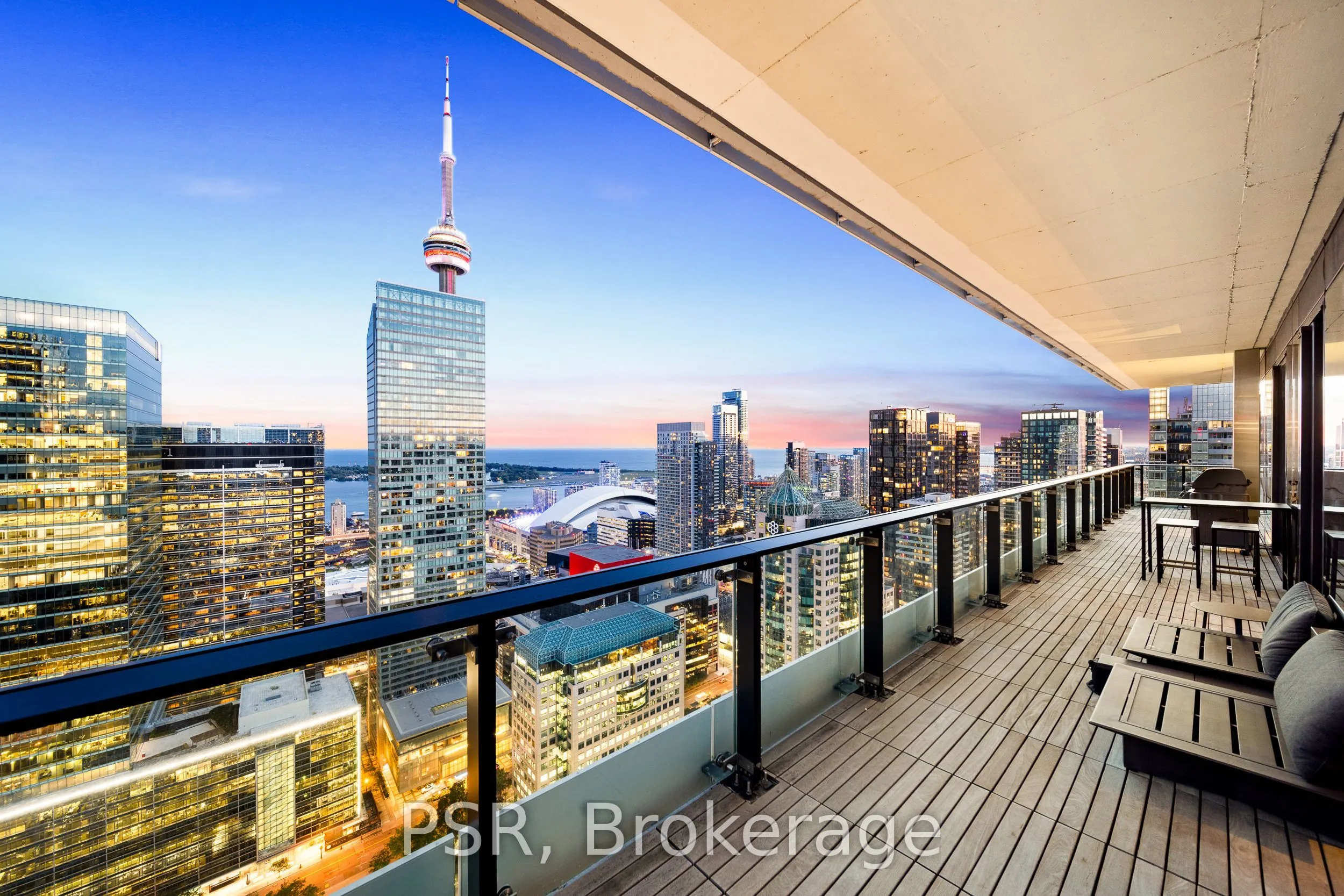 224 King Street W, #4302