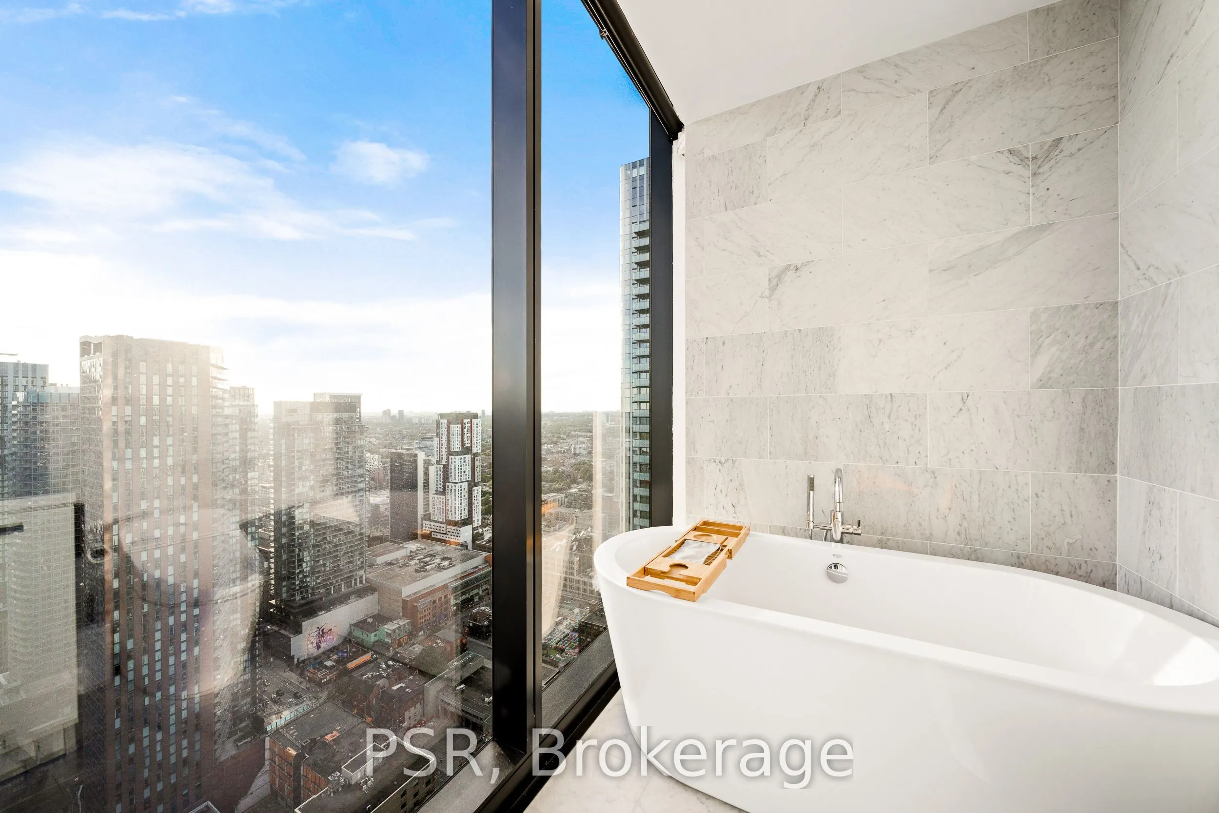224 King Street W, #4302