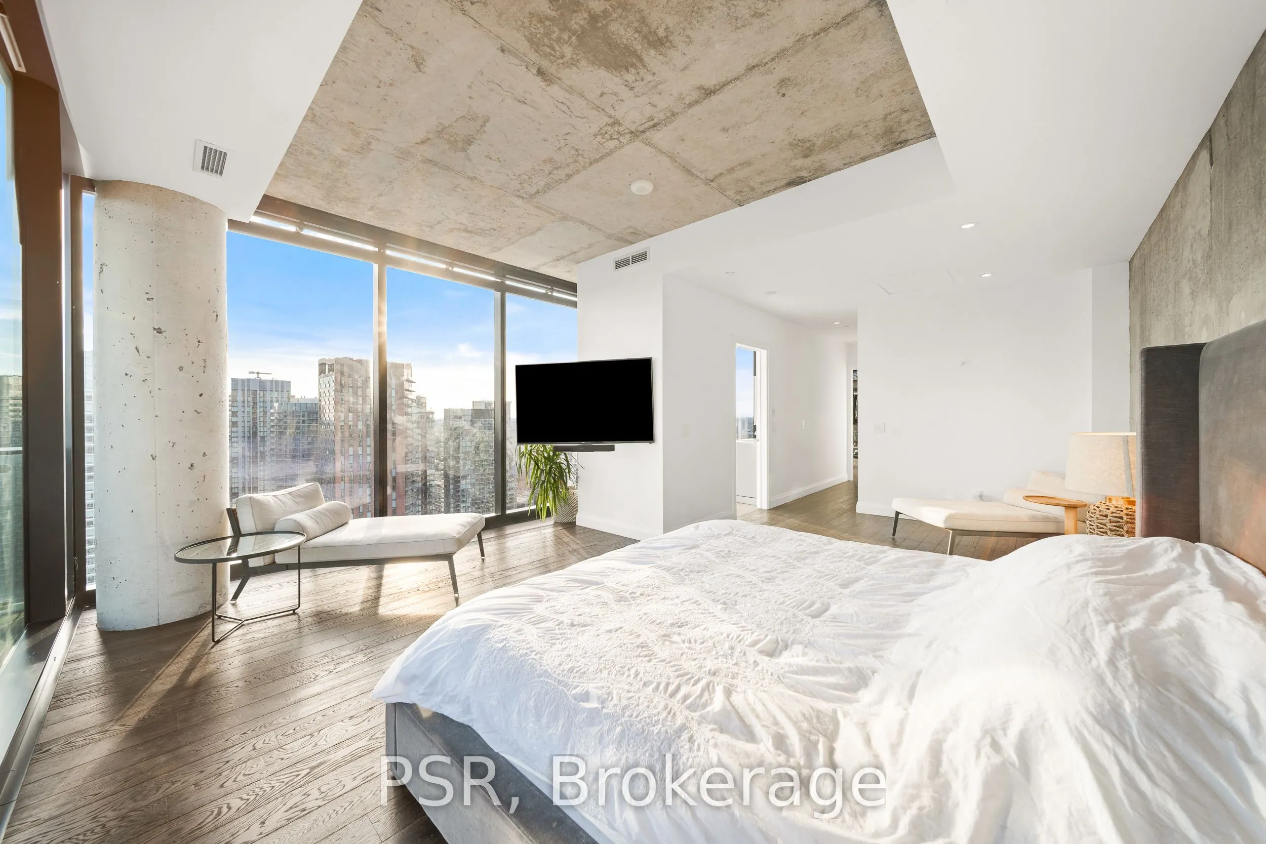 224 King Street W, #4302