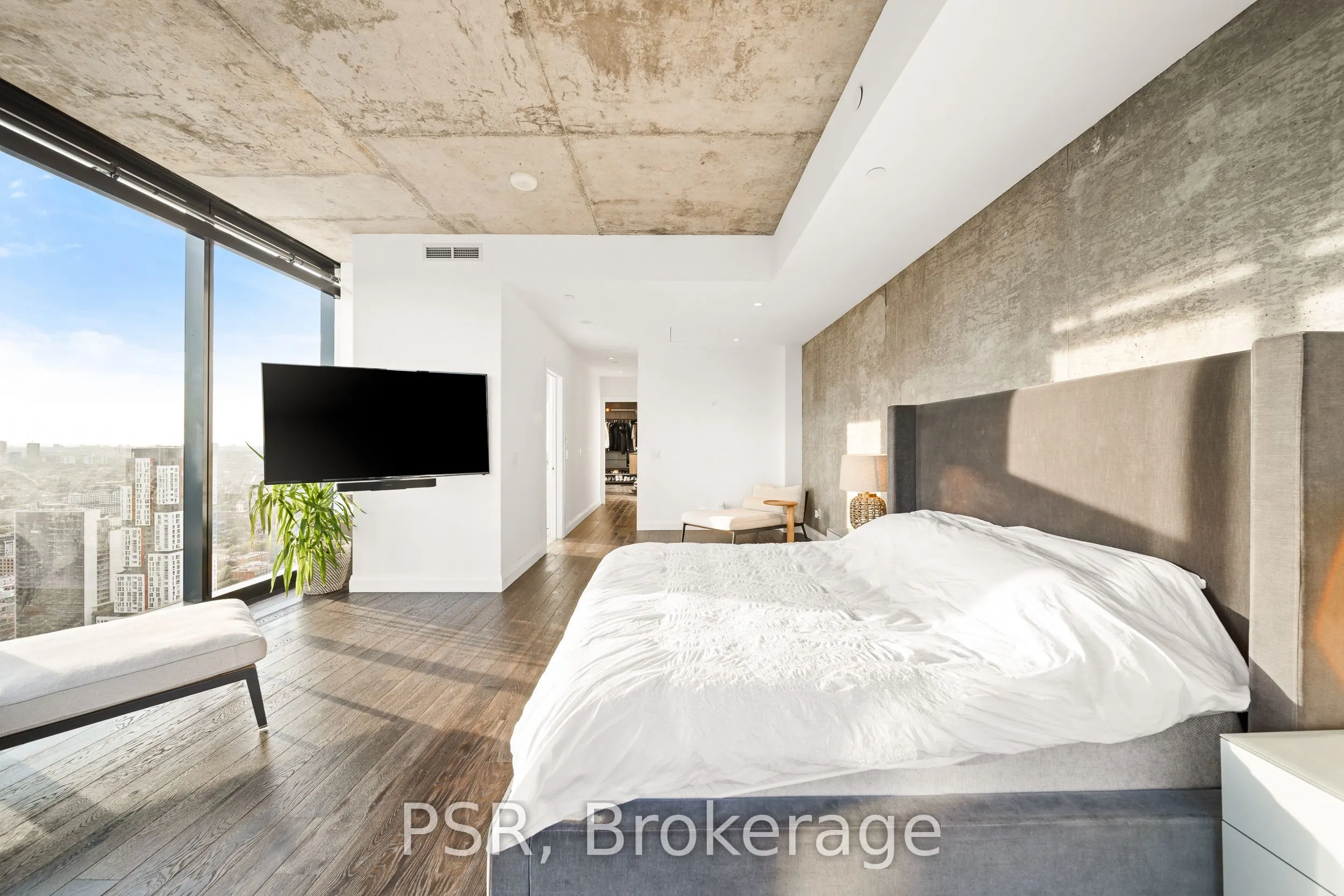 224 King Street W, #4302