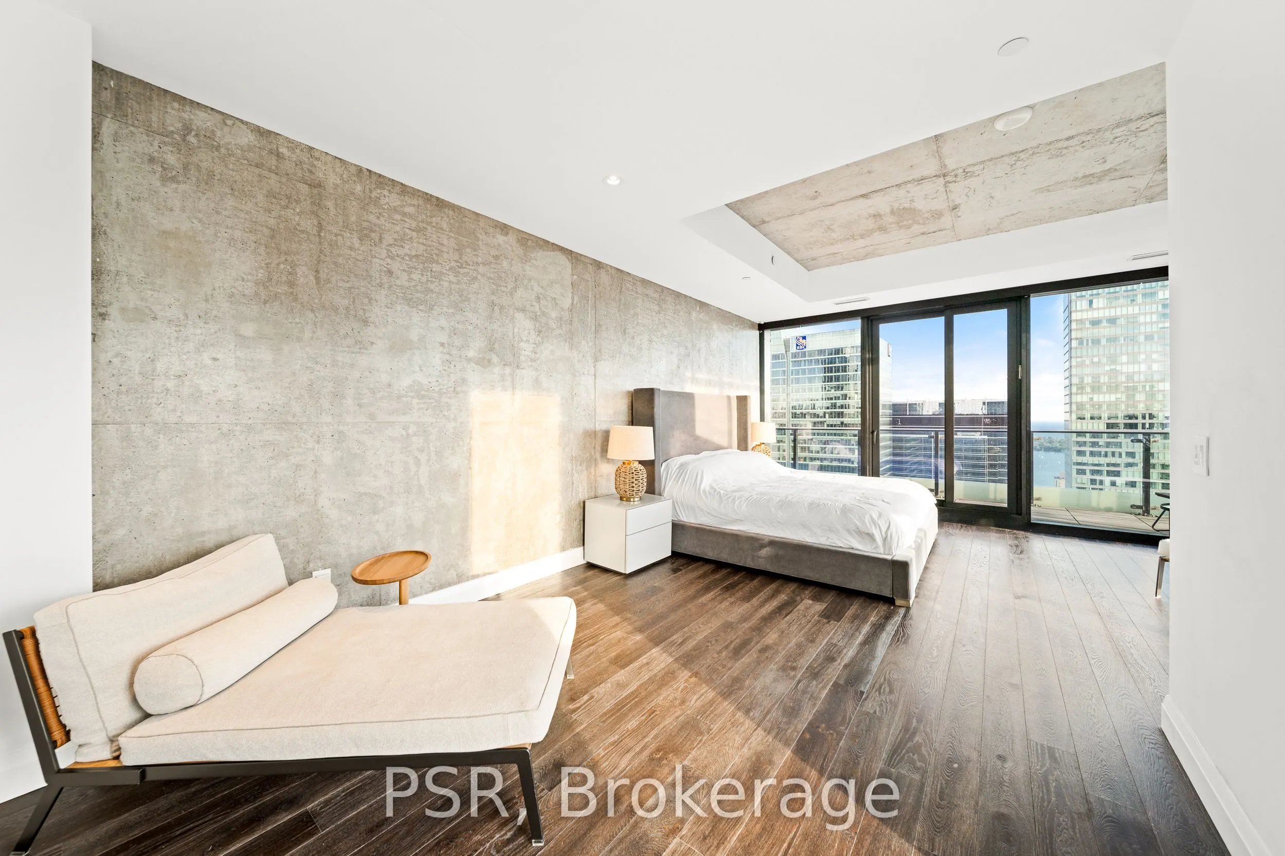 224 King Street W, #4302