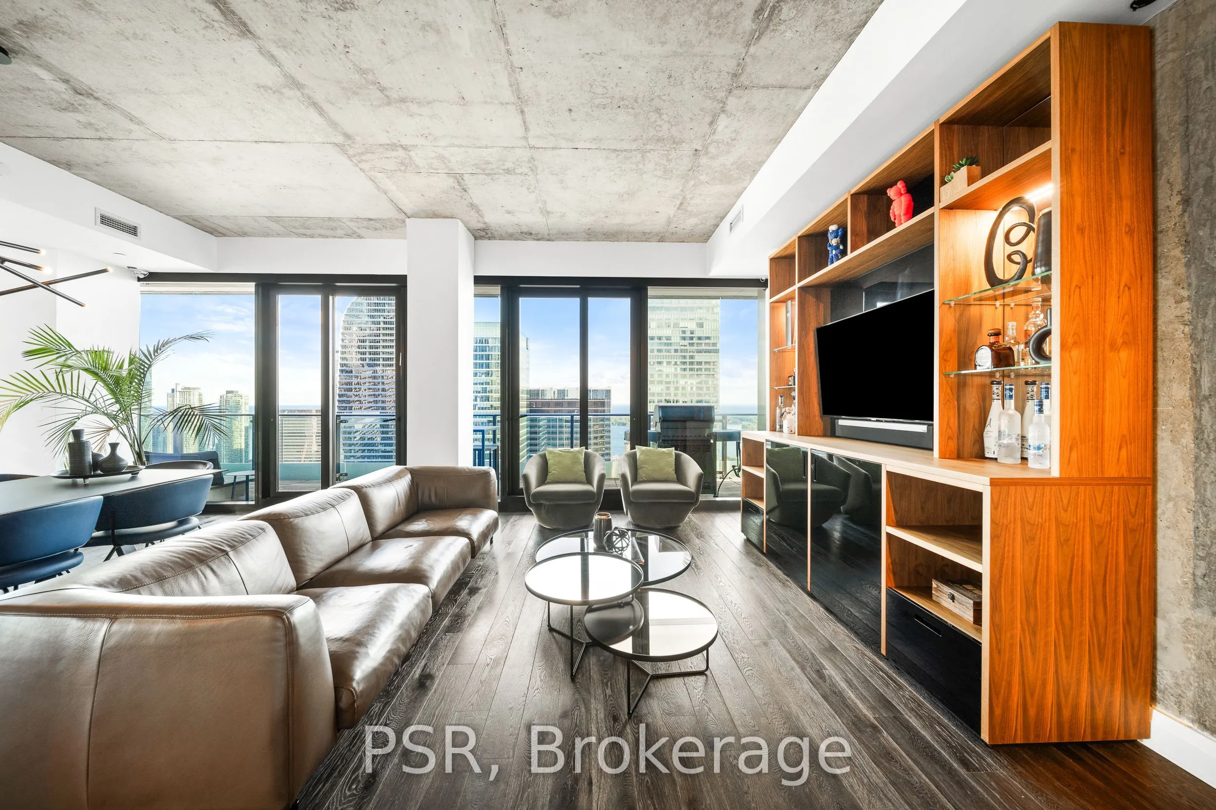 224 King Street W, #4302