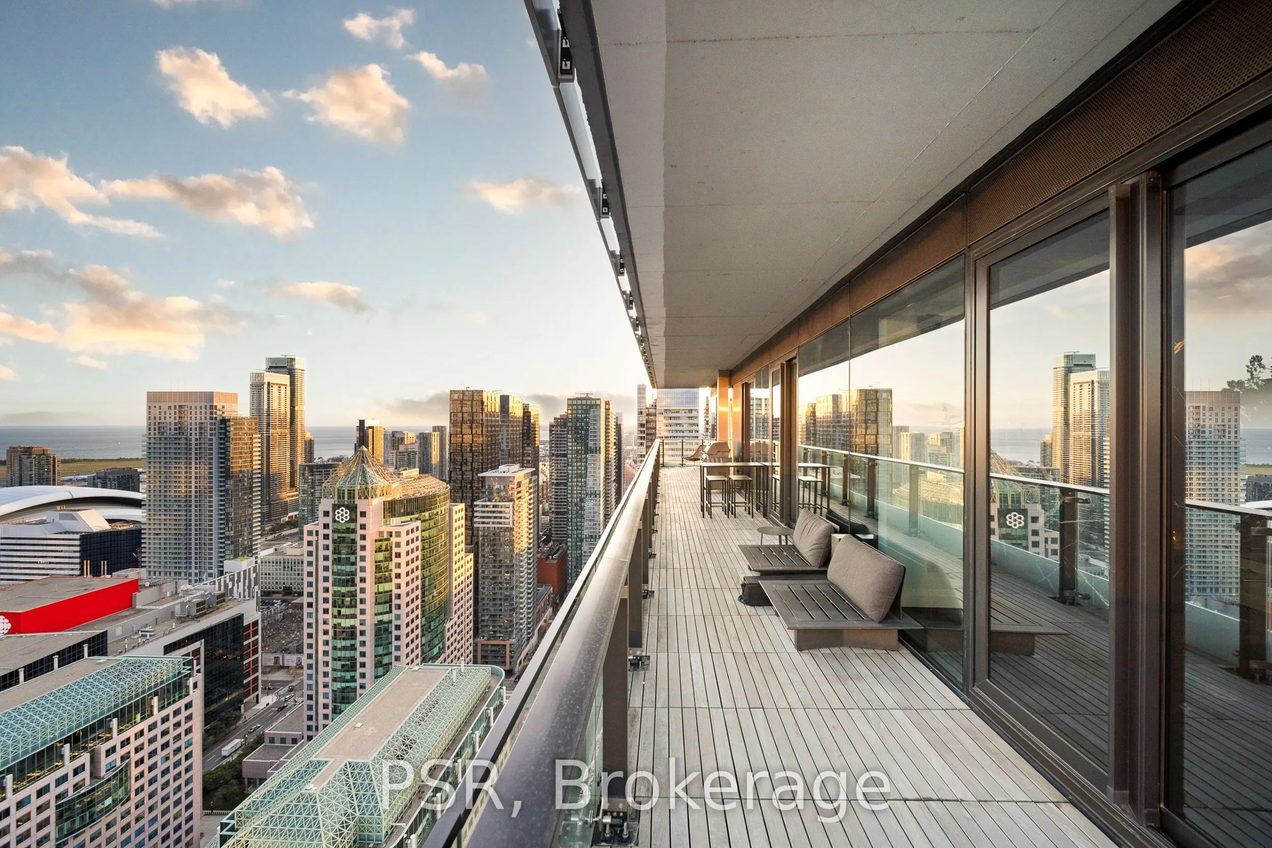 224 King Street W, #4302