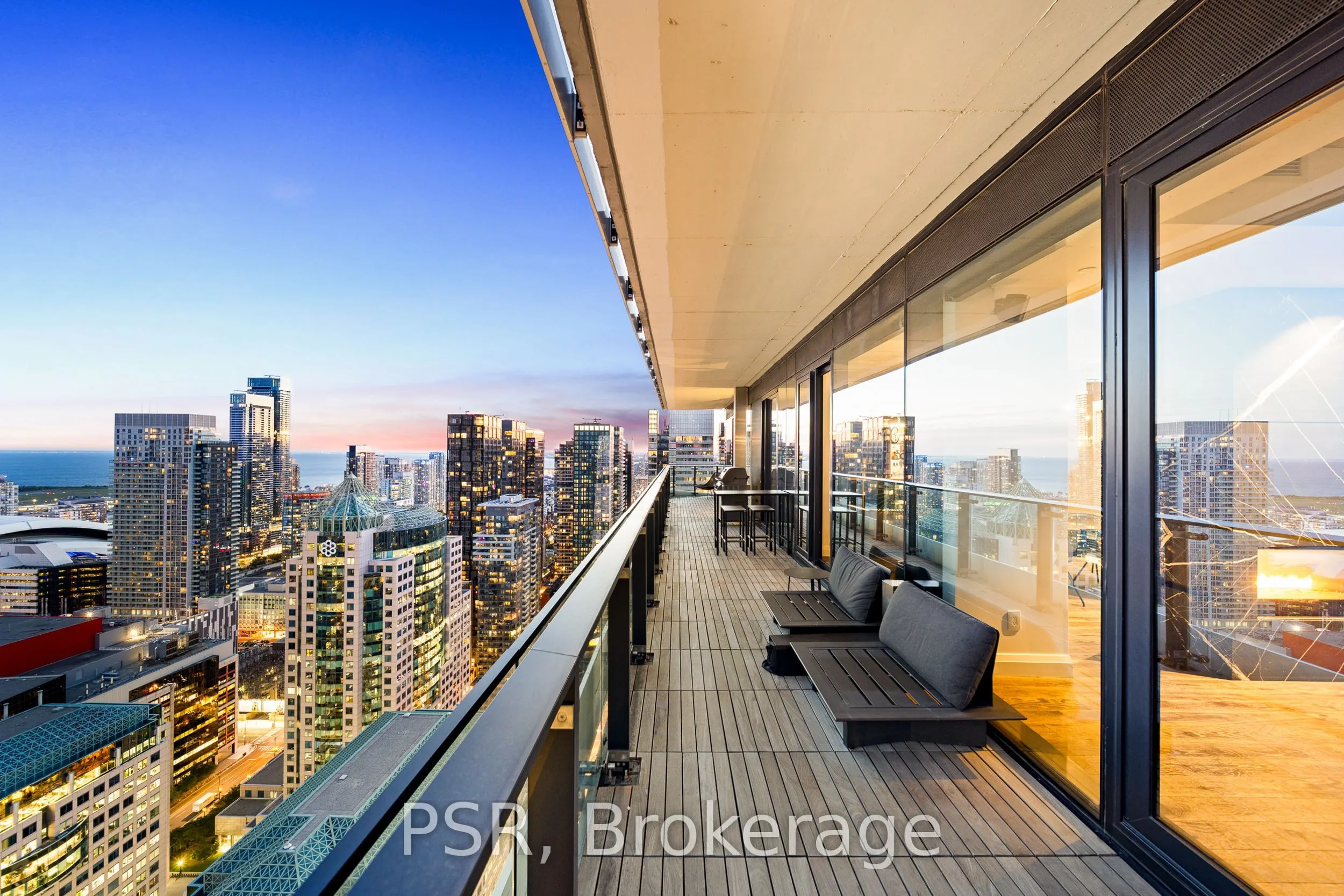 224 King Street W, #4302