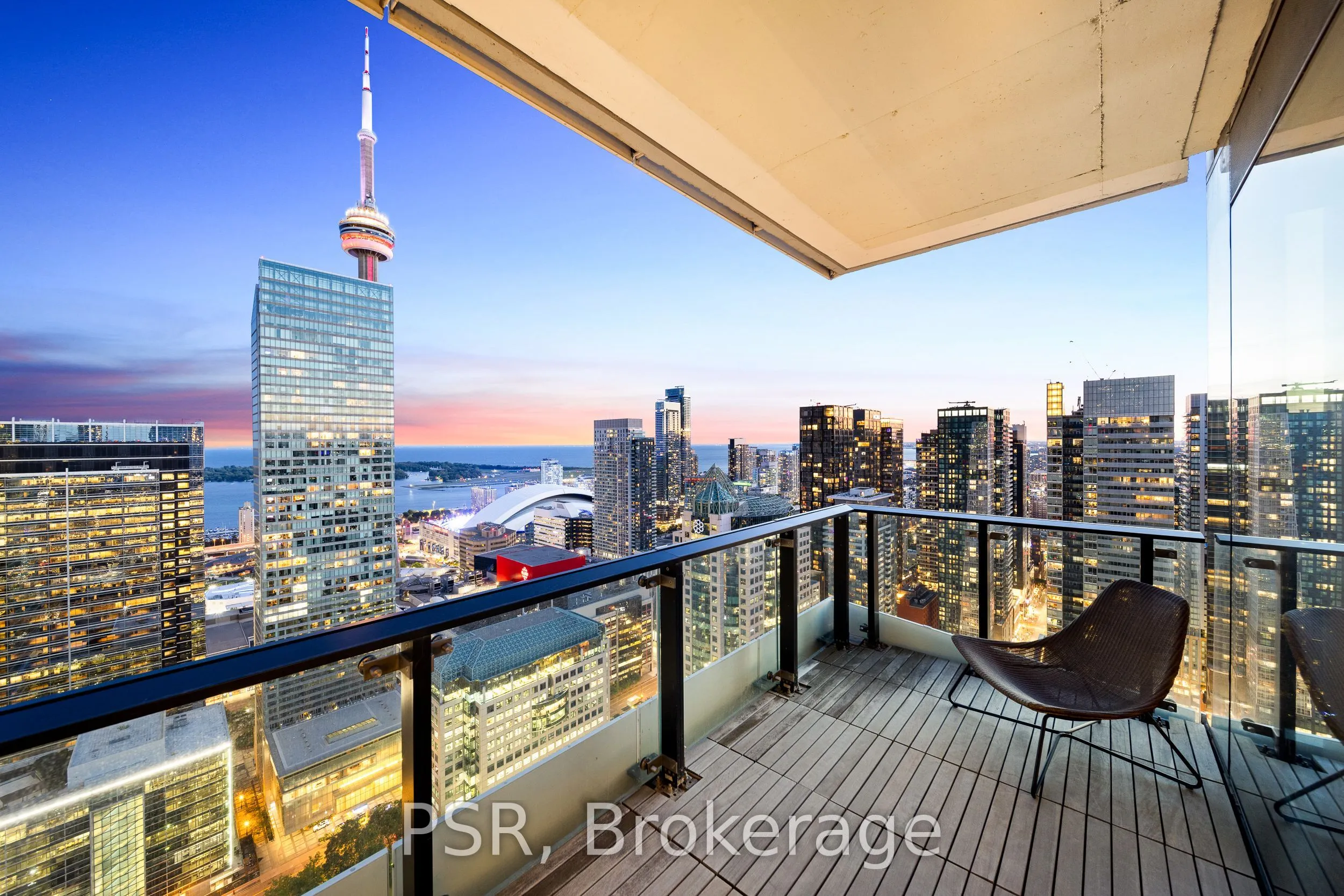 224 King Street W, #4302
