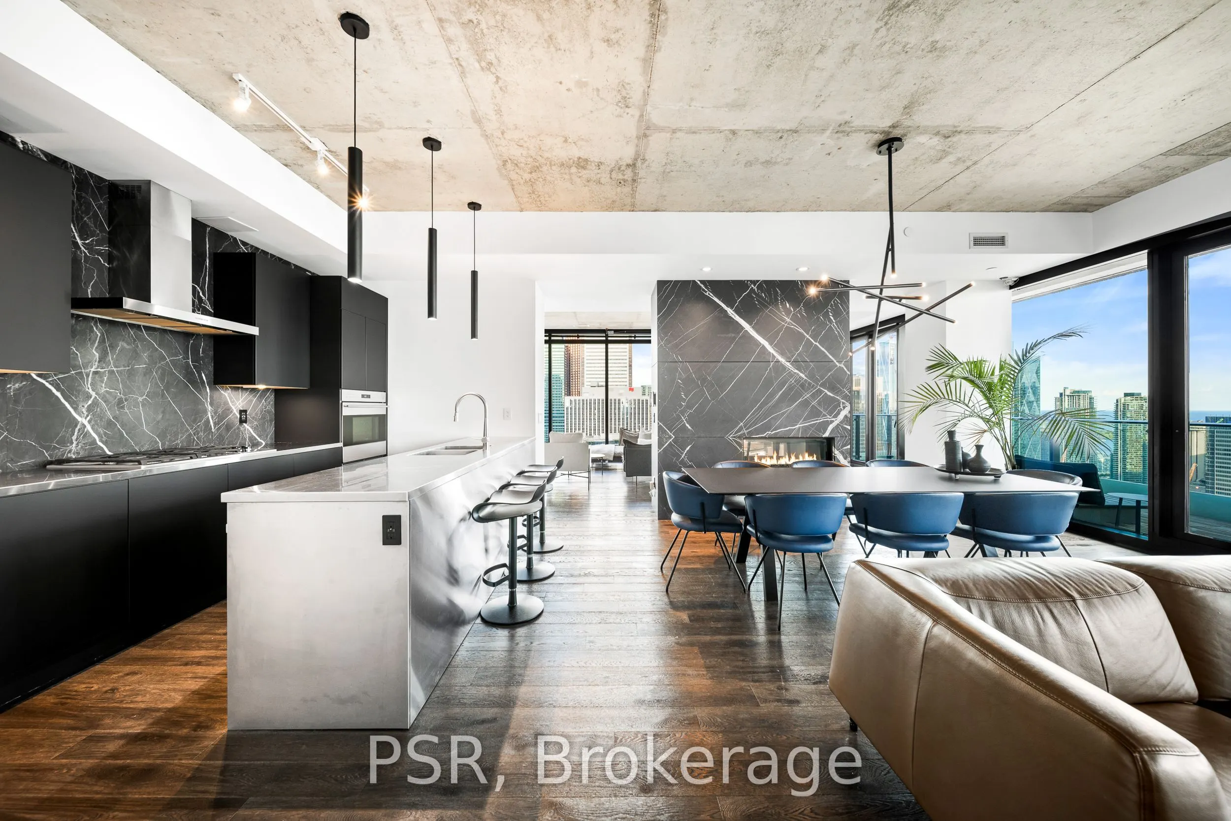 224 King Street W, #4302