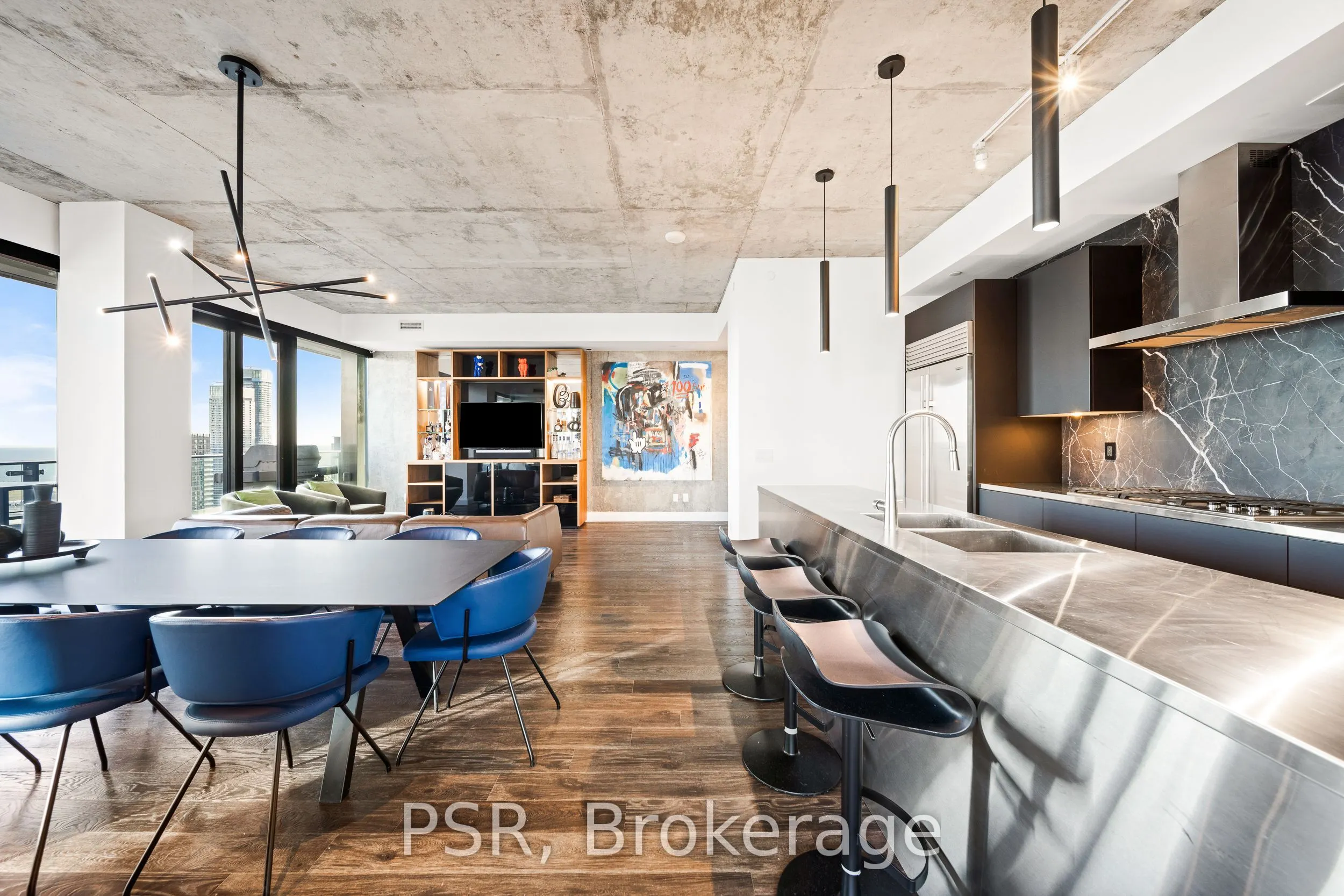 224 King Street W, #4302