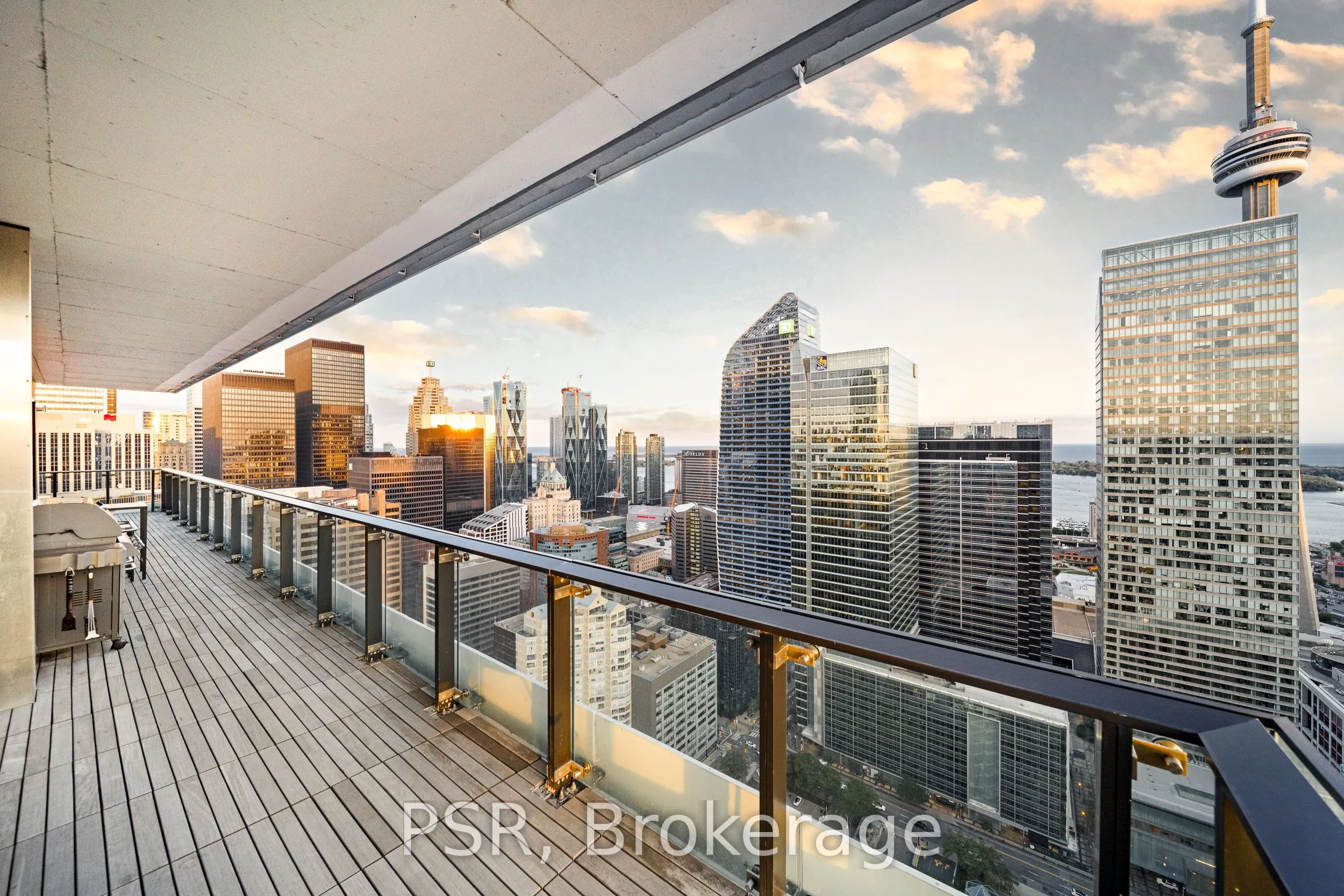 224 King Street W, #4302