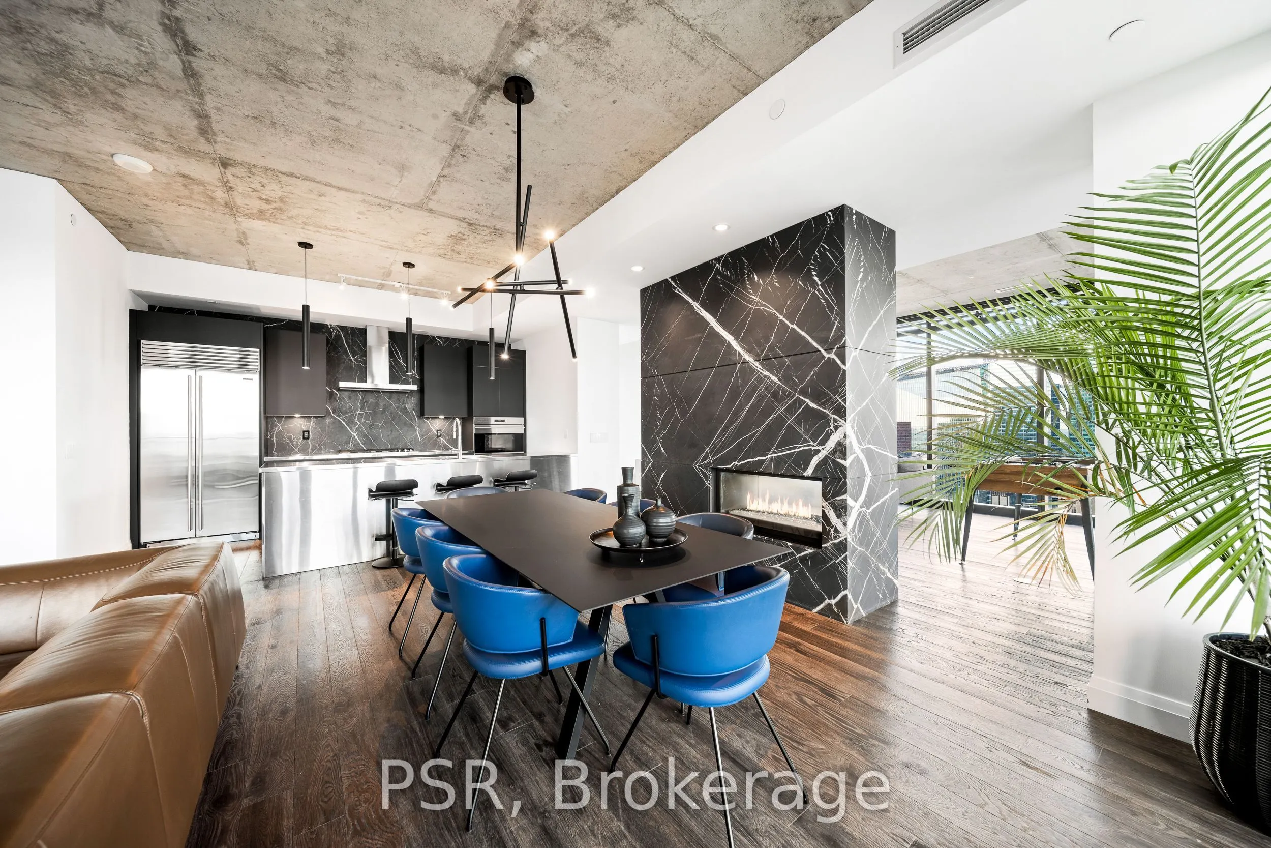 224 King Street W, #4302