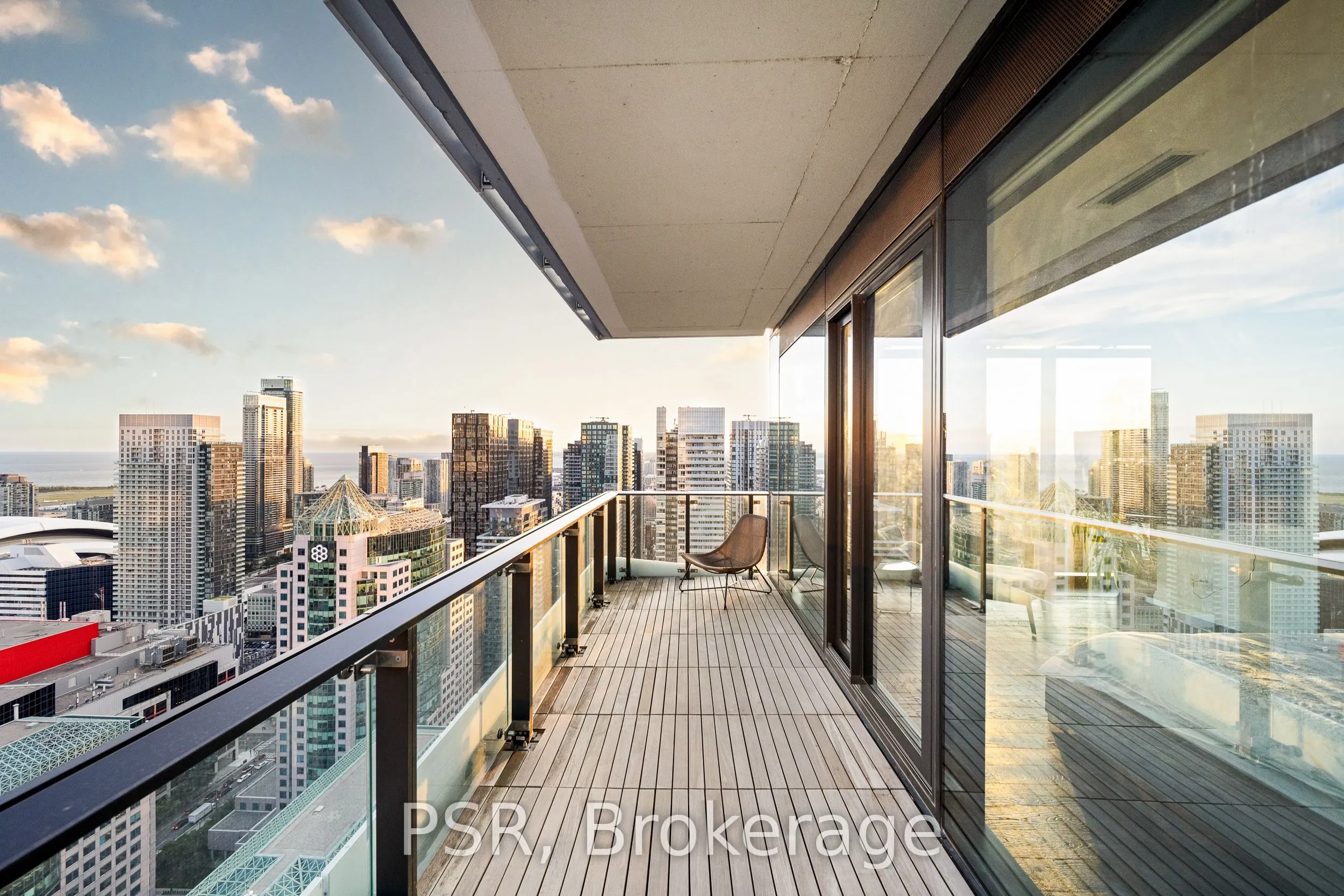 224 King Street W, #4302