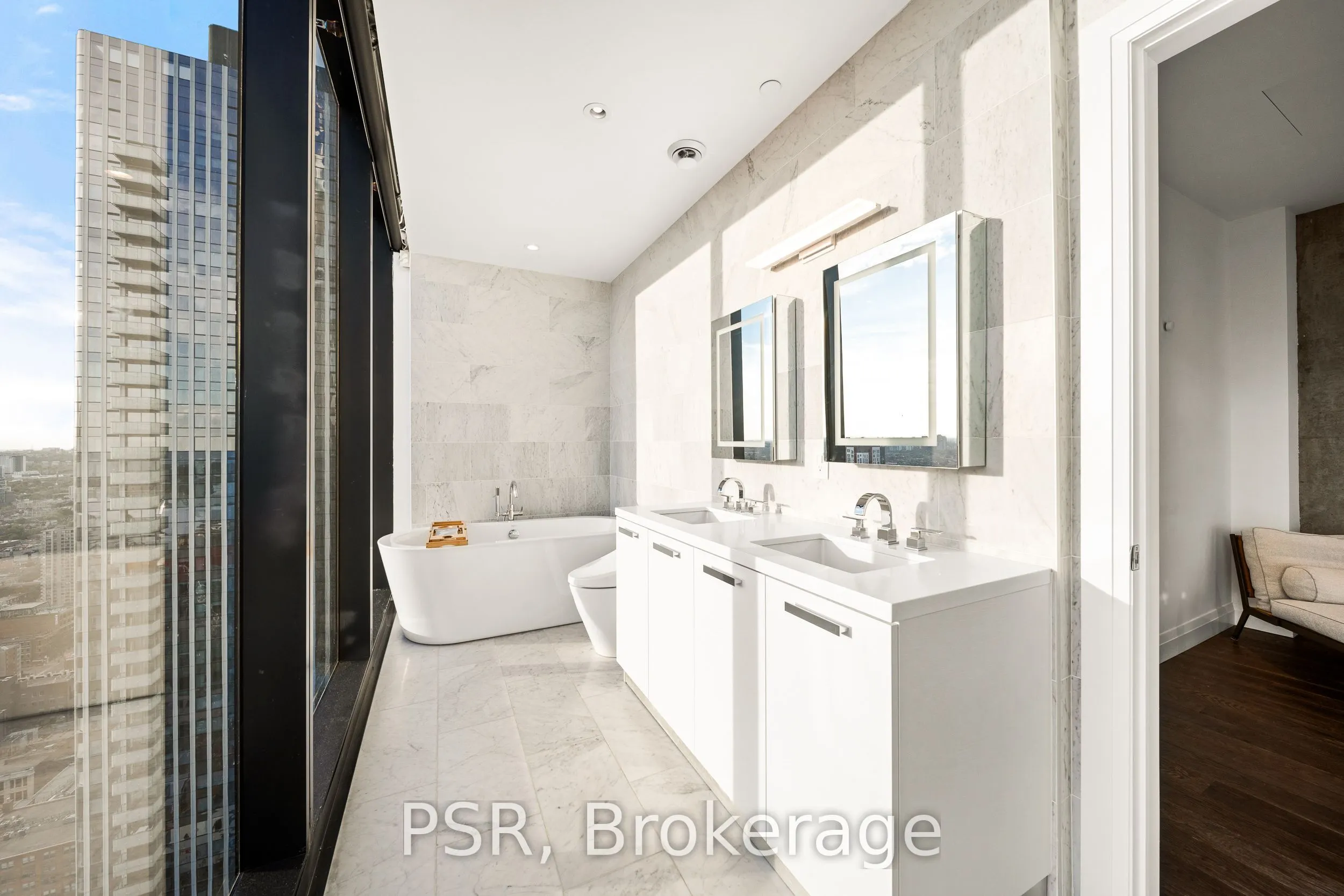 224 King Street W, #4302