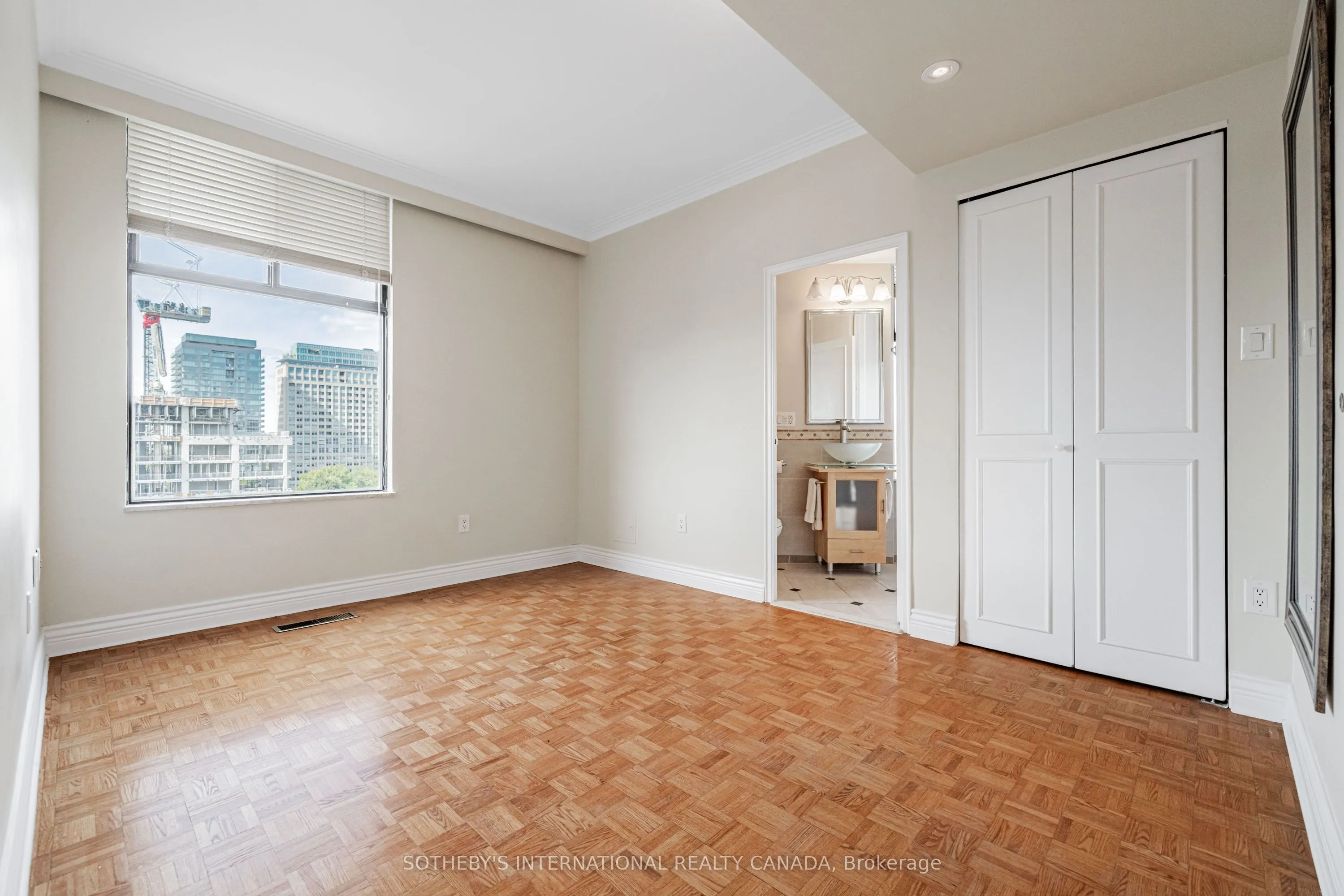 423 Avenue Road, #13
