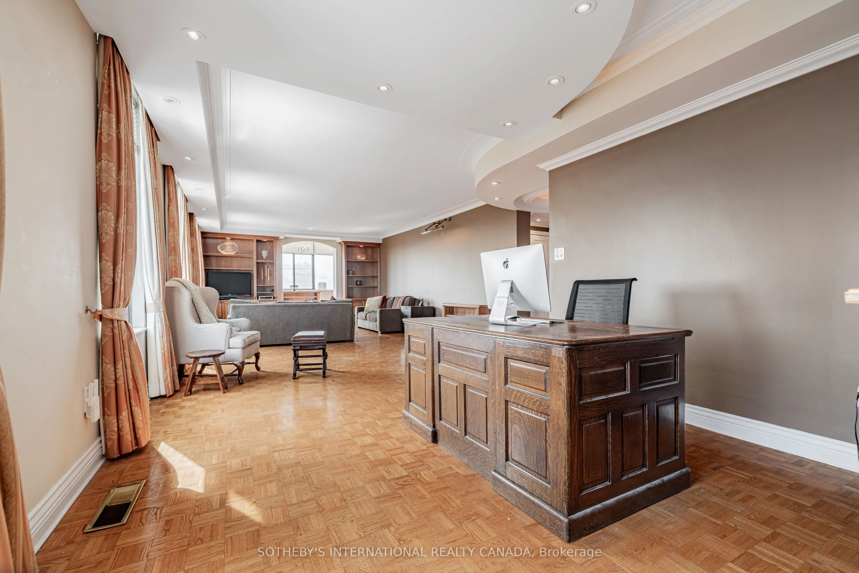 423 Avenue Road, #13