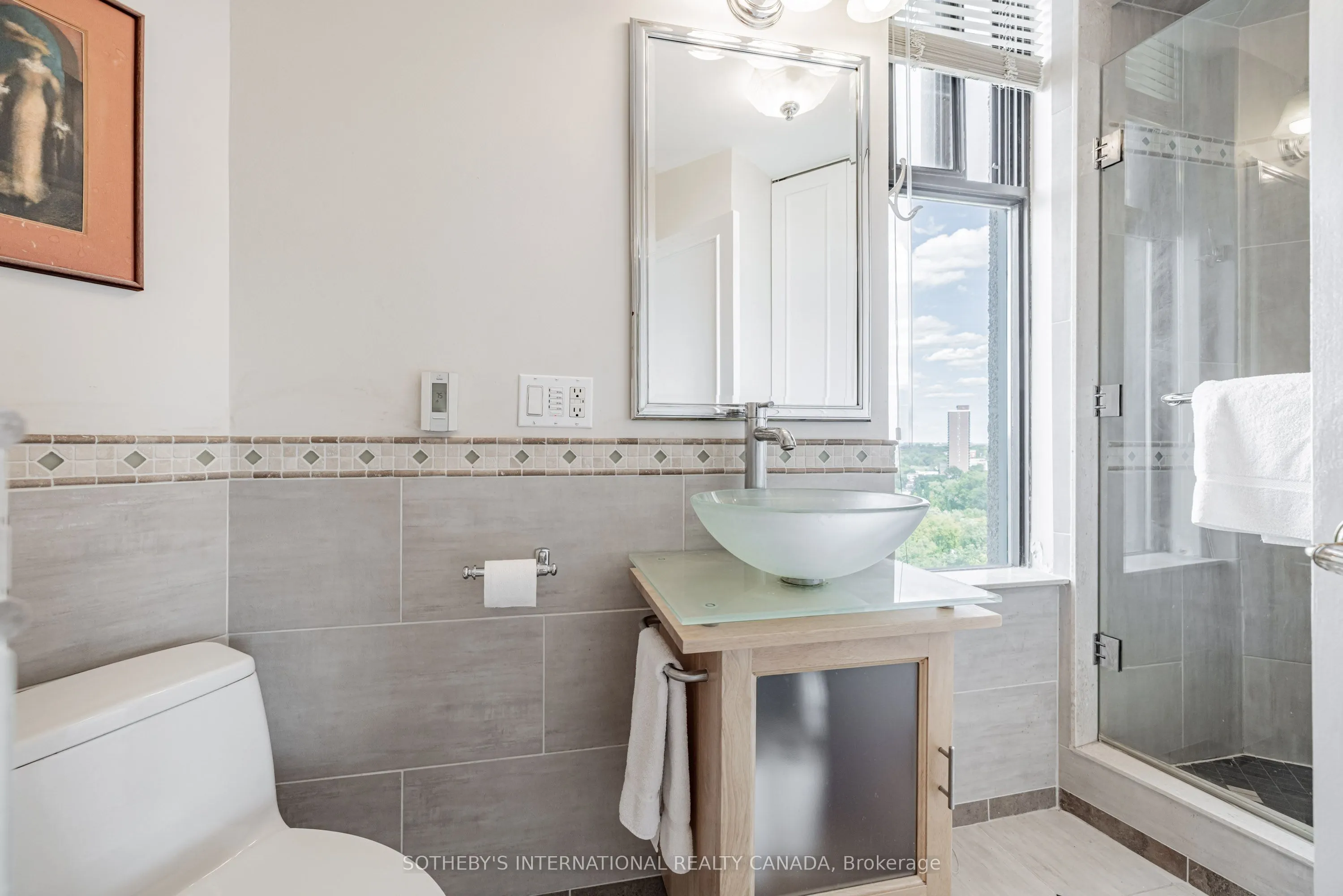 423 Avenue Road, #13