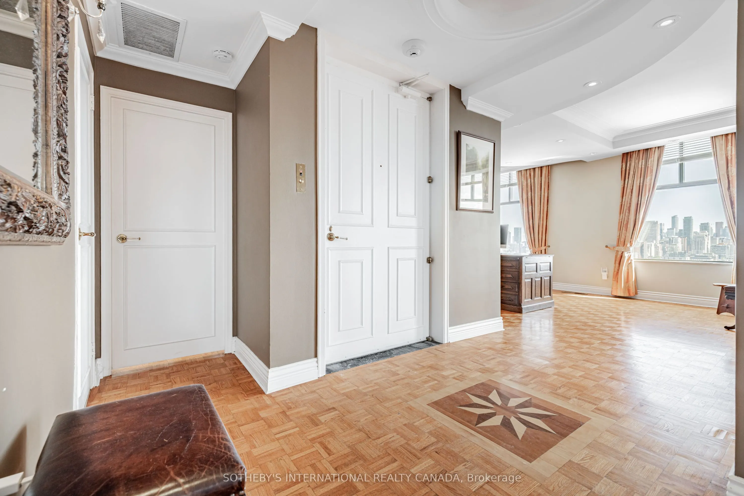 423 Avenue Road, #13