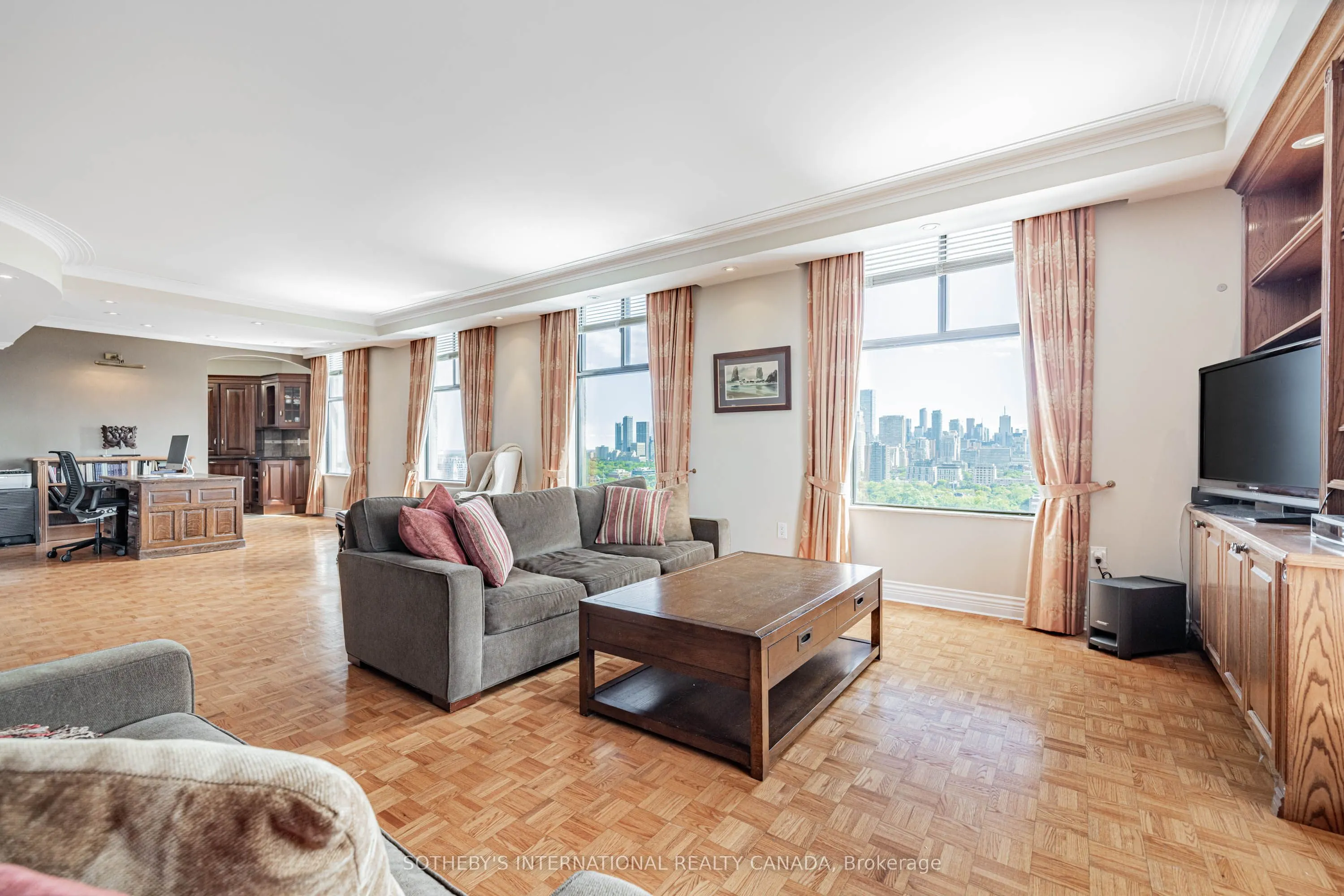 423 Avenue Road, #13