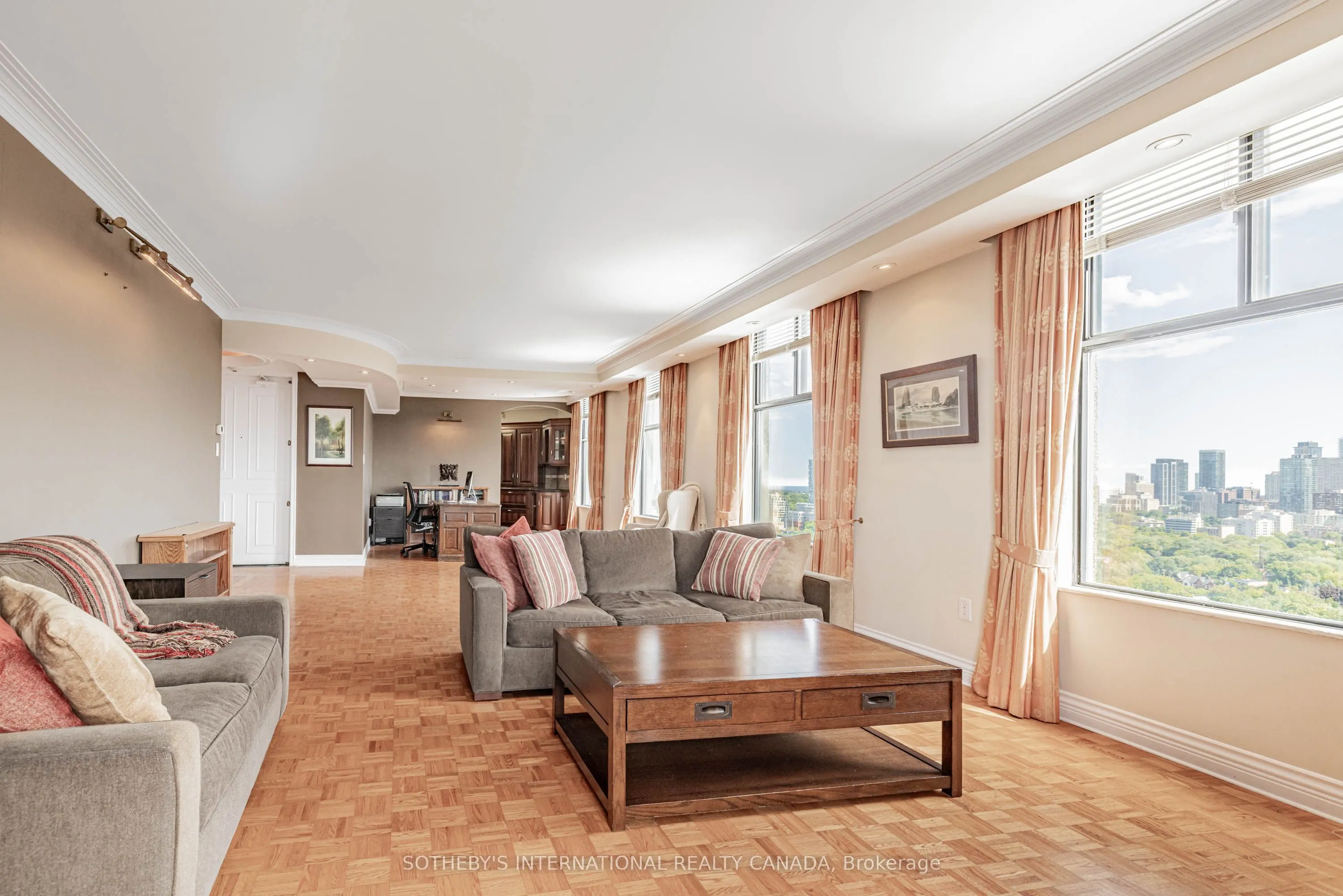 423 Avenue Road, #13