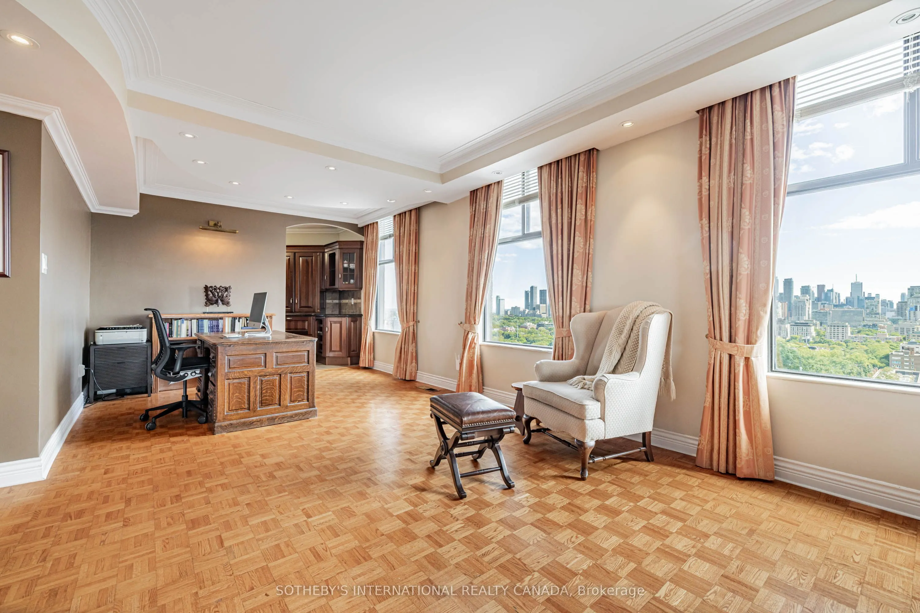 423 Avenue Road, #13