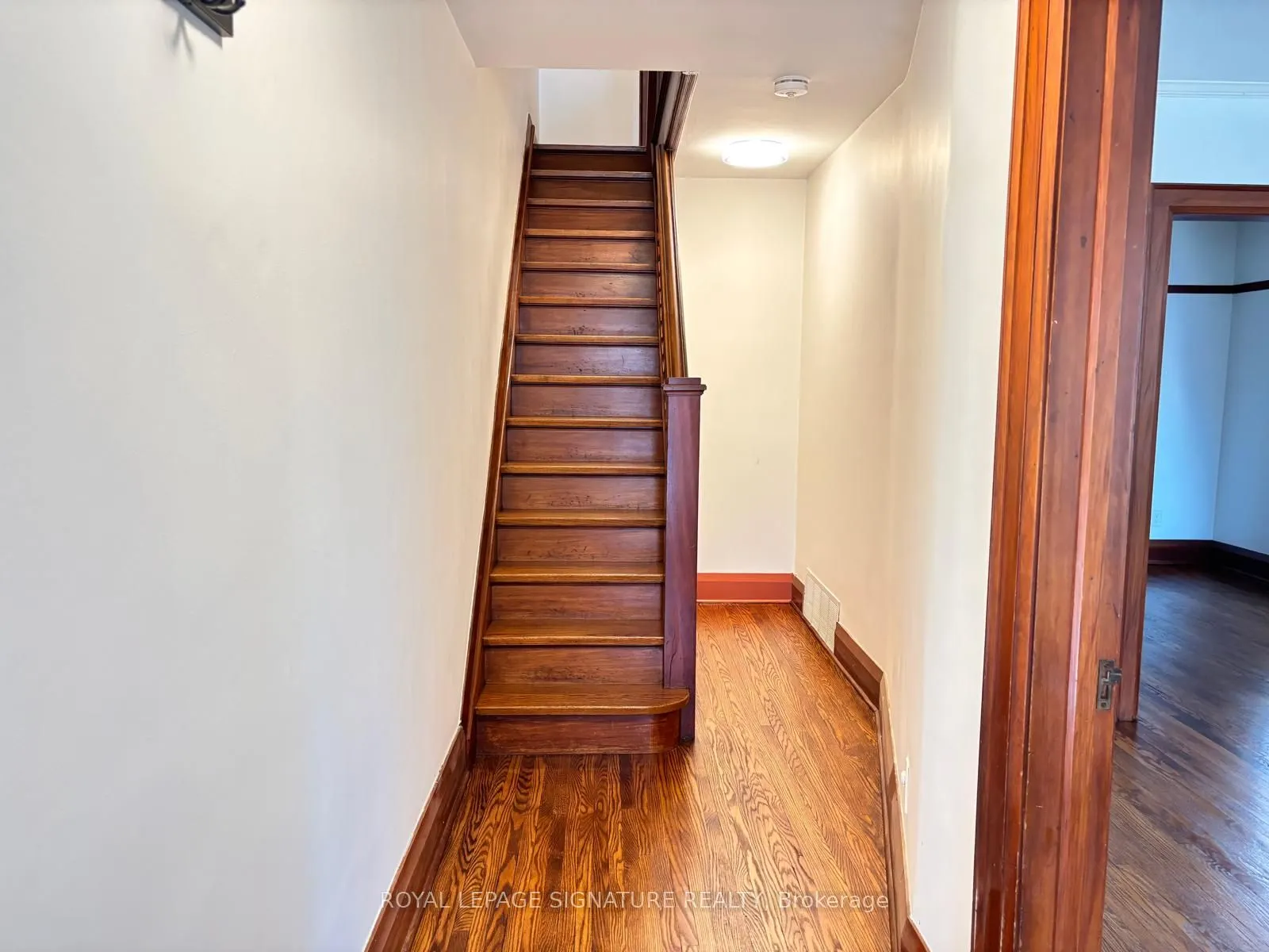 524 Eglinton Avenue E