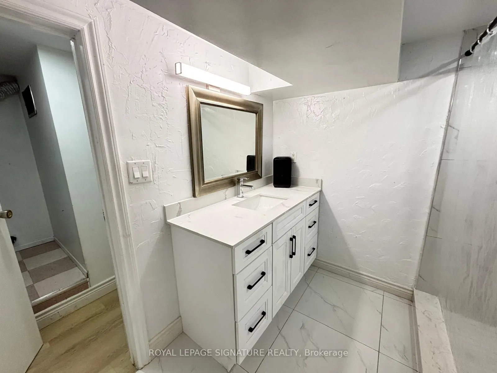 524 Eglinton Avenue E