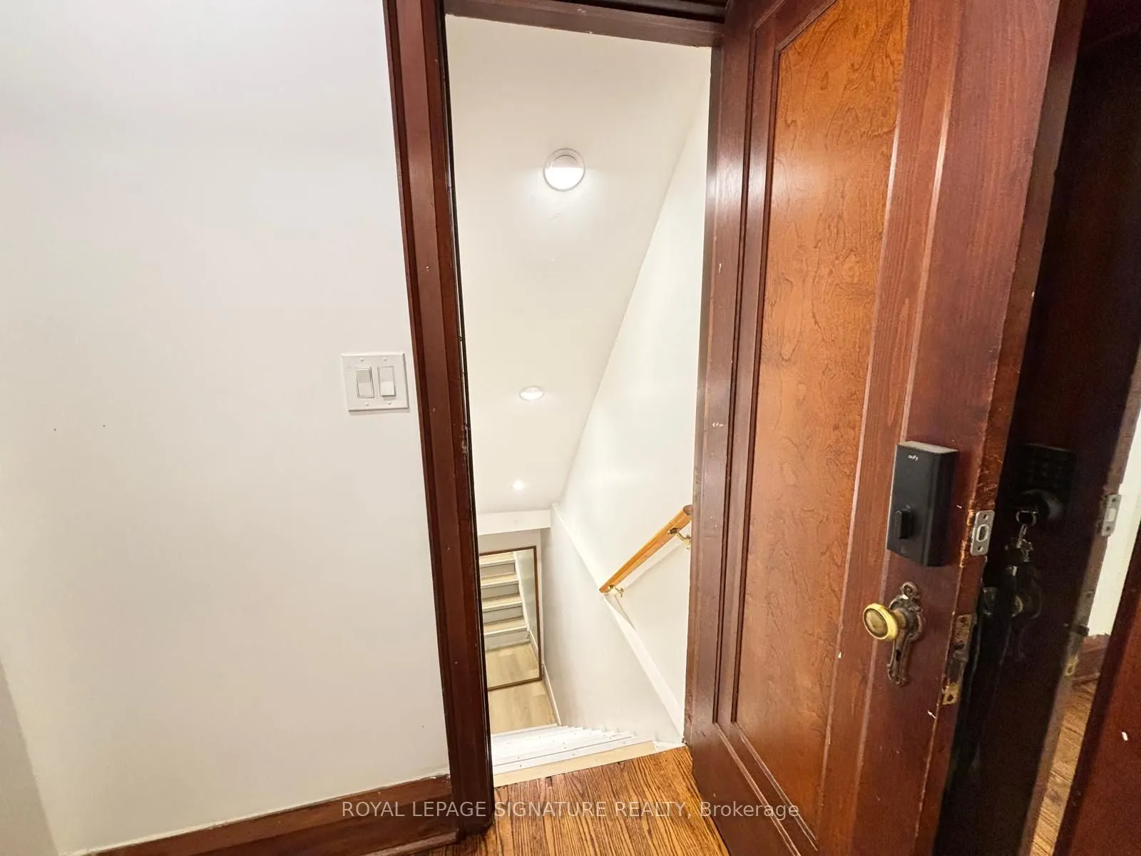 524 Eglinton Avenue E