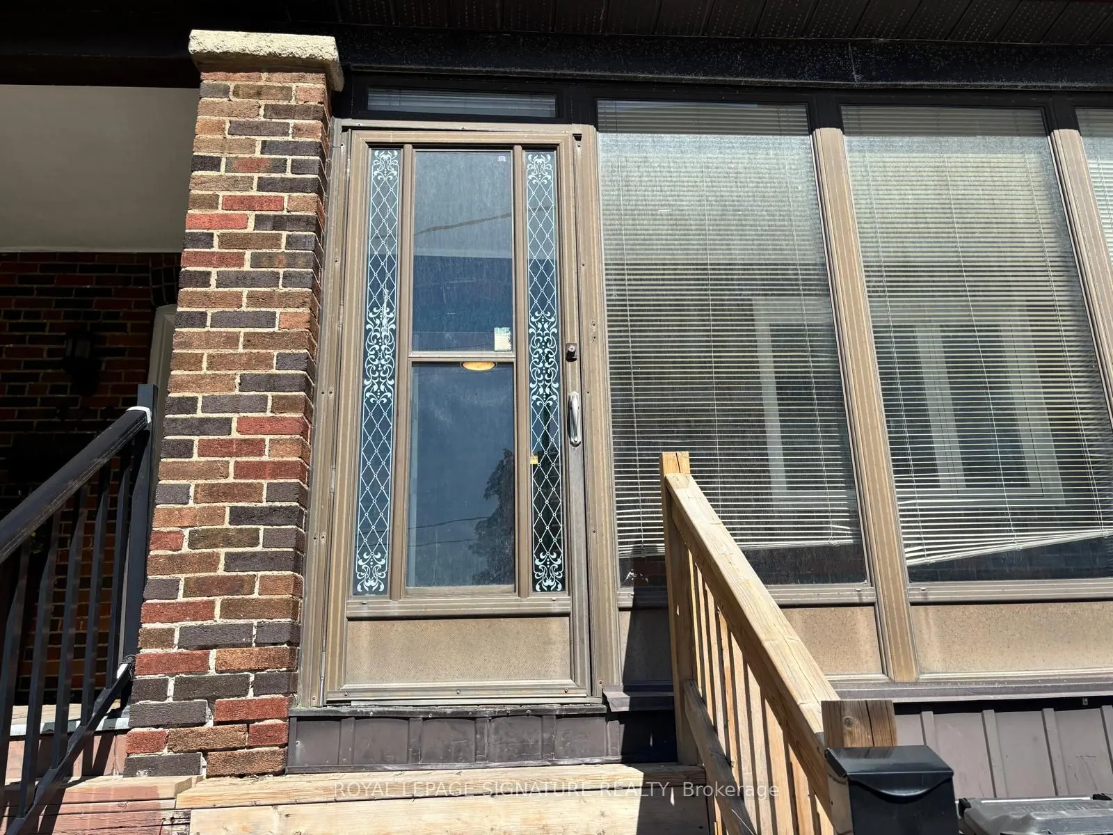 524 Eglinton Avenue E