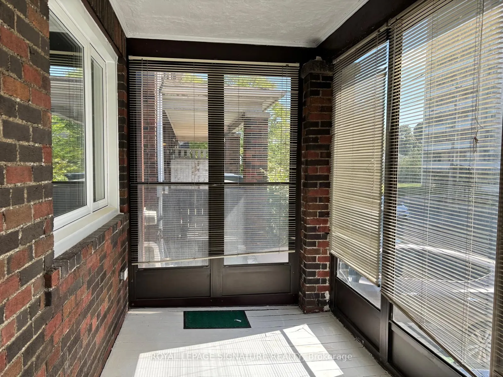 524 Eglinton Avenue E