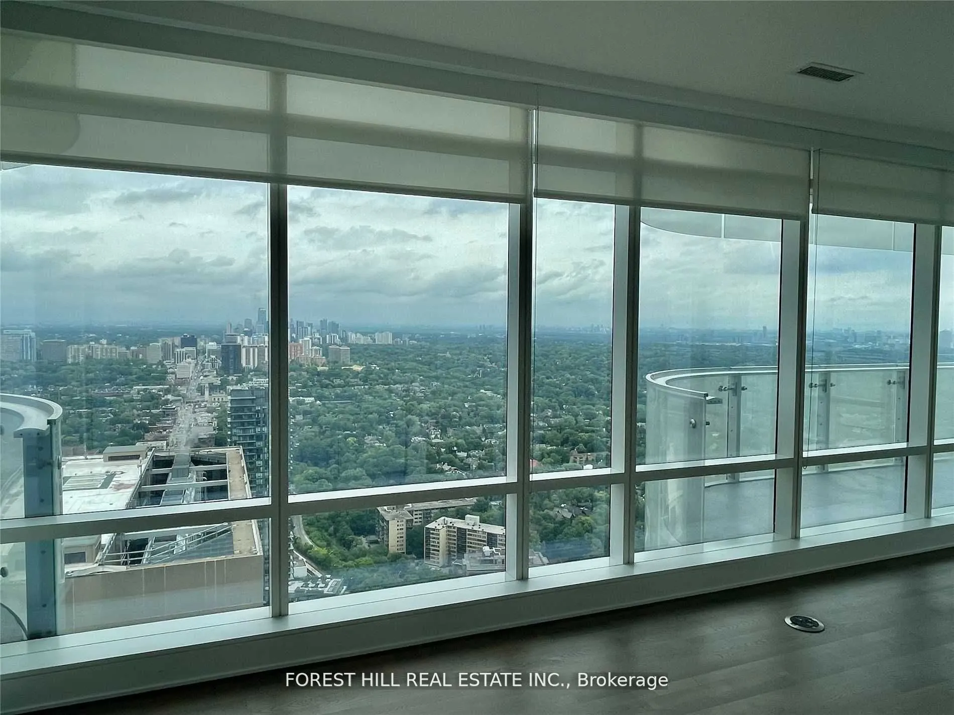 1 Bloor Street E, #4701