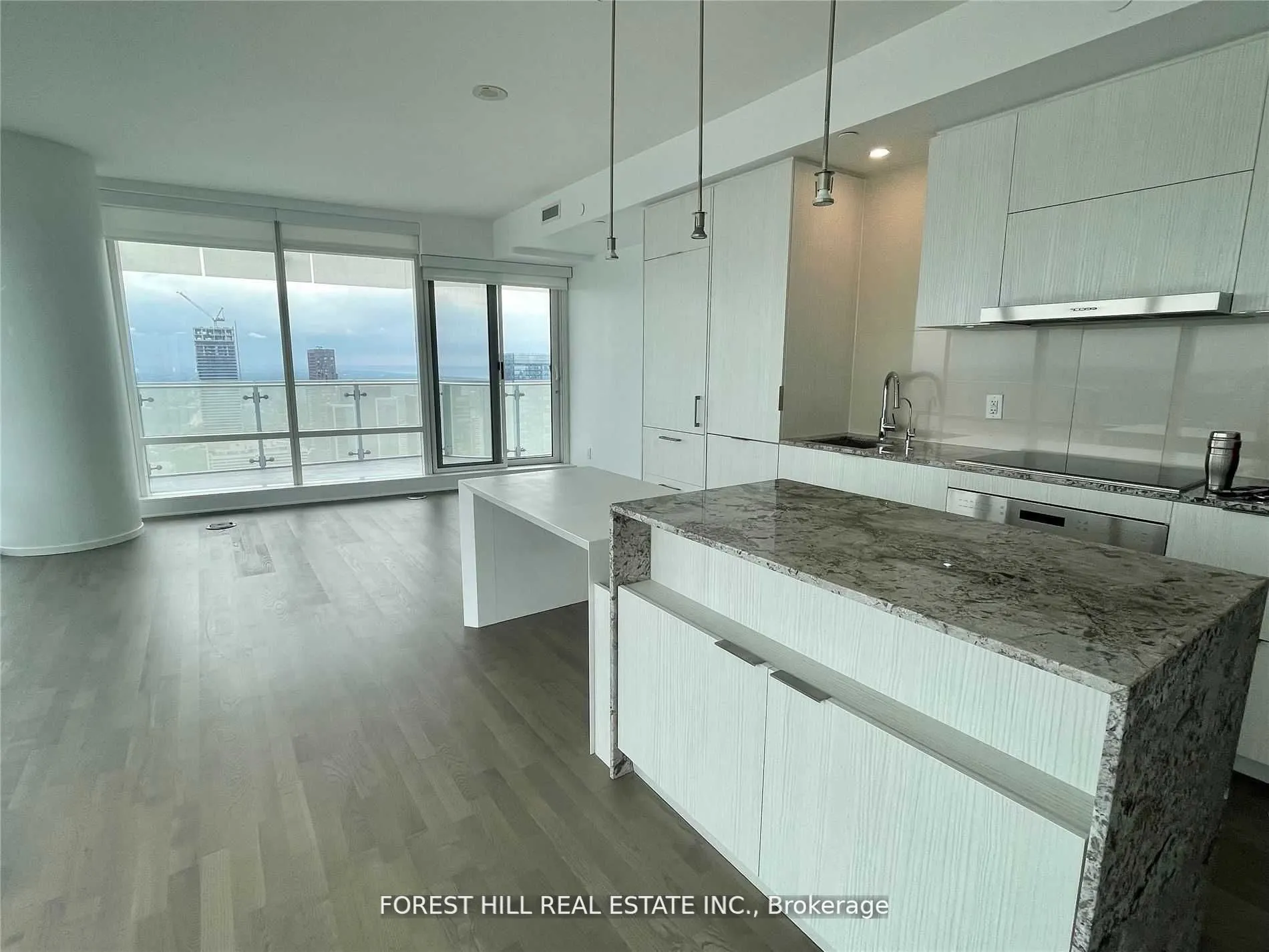 1 Bloor Street E, #4701
