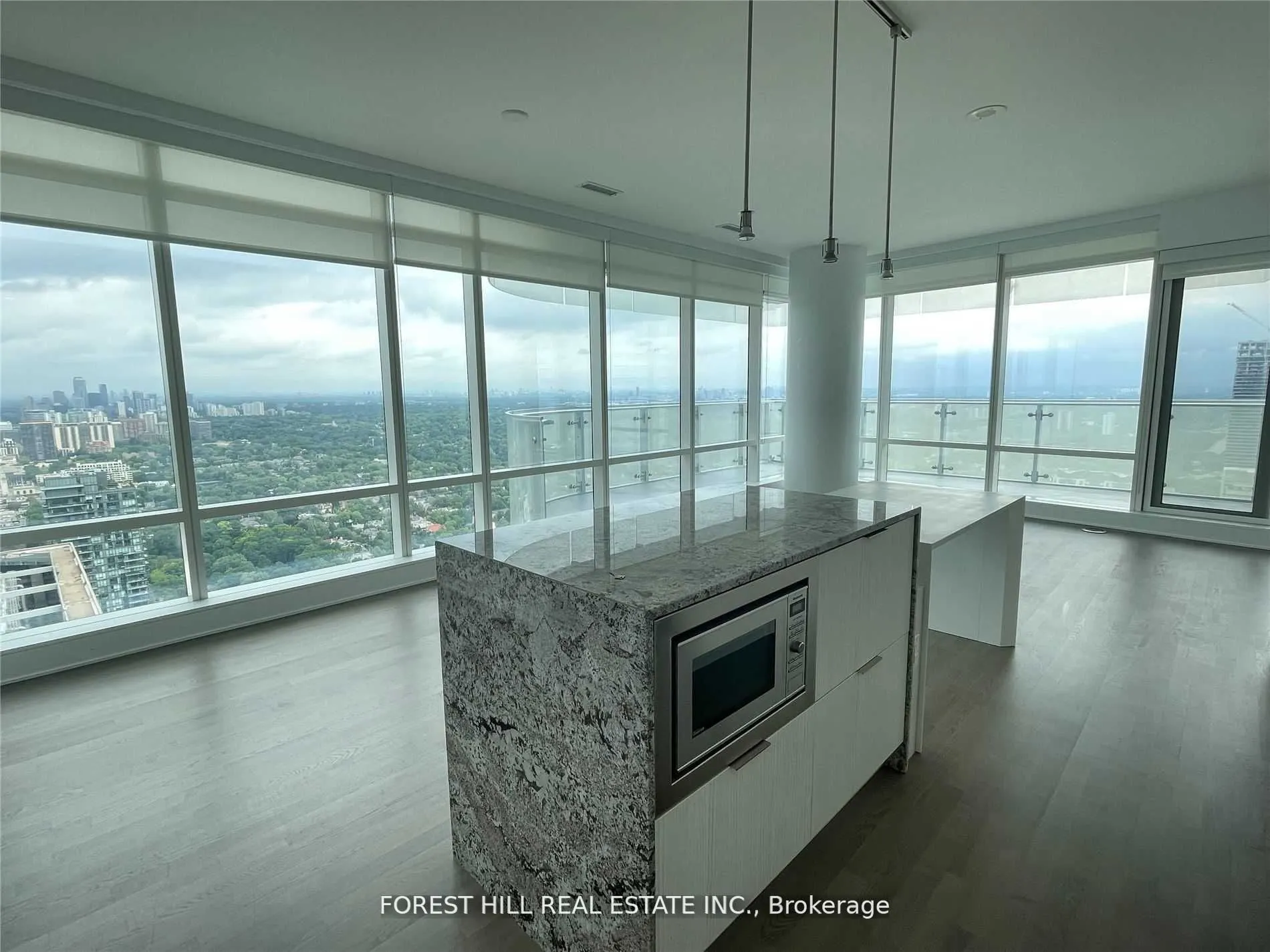 1 Bloor Street E, #4701