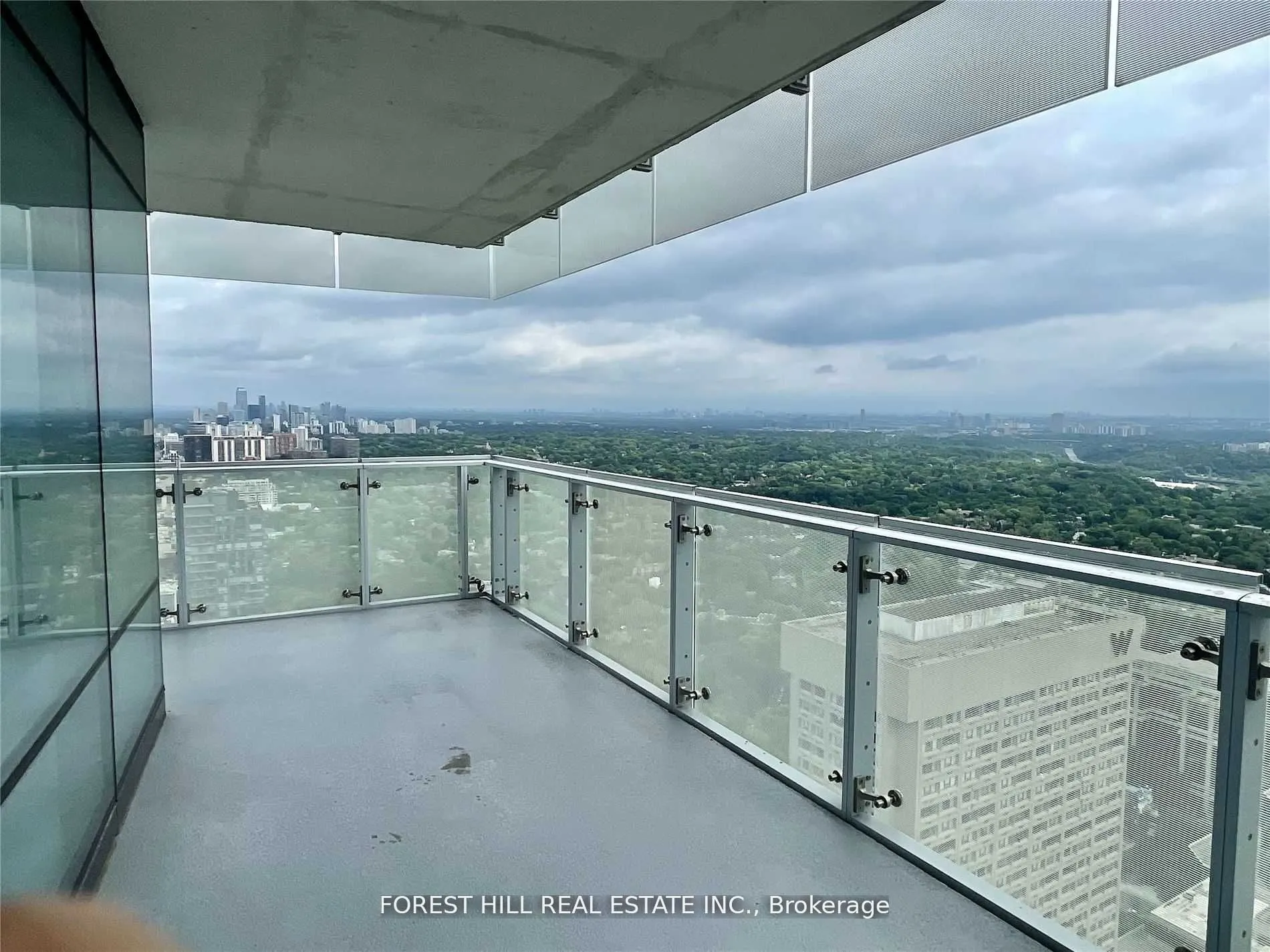 1 Bloor Street E, #4701