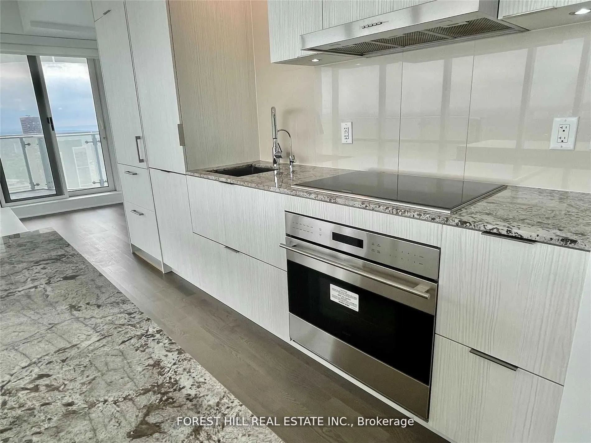 1 Bloor Street E, #4701