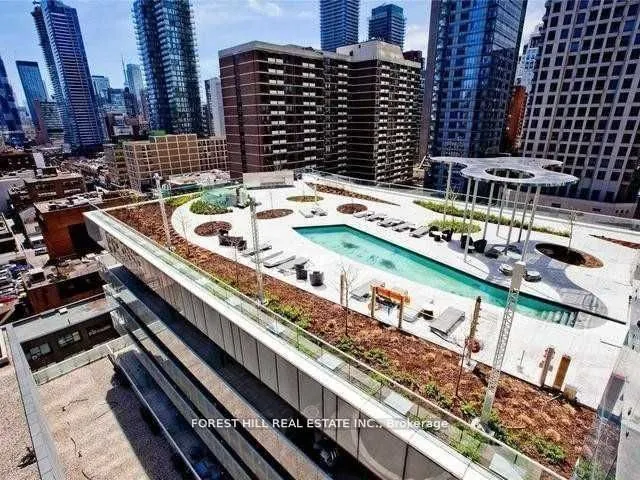 1 Bloor Street E, #4701